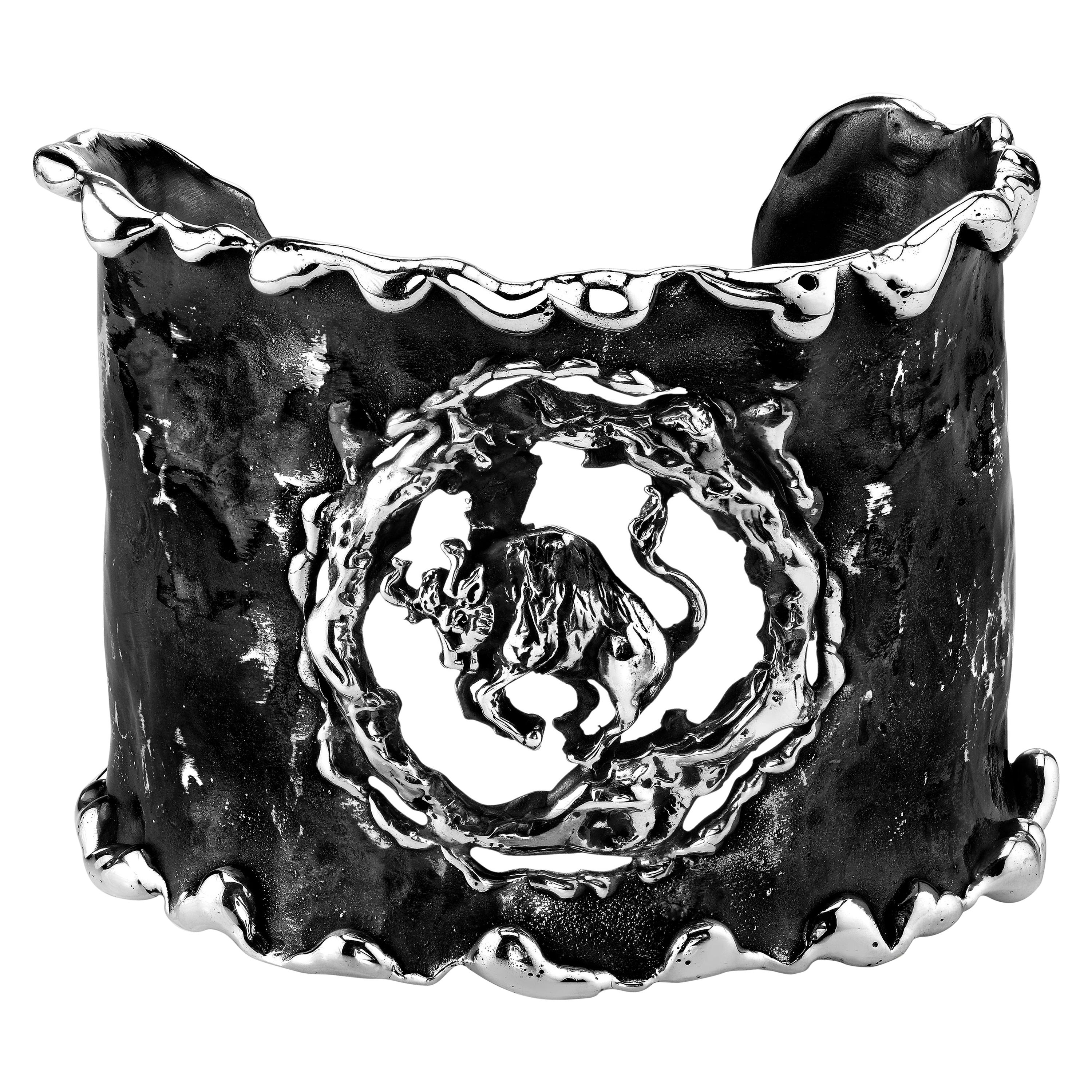 Zodiak Taurus Organic Silver Cuff Bracelet For Sale