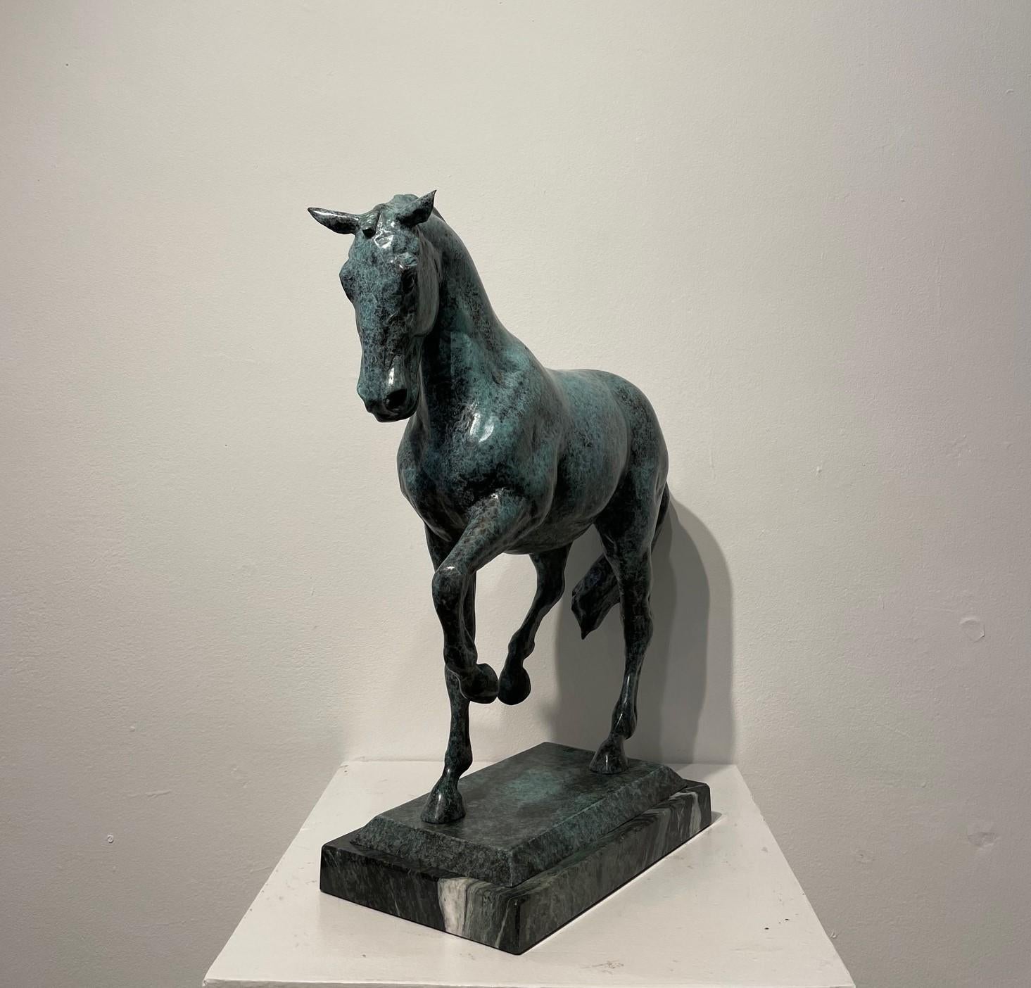 Piaffe Grande     Un'originale scultura equina in bronzo - Sculpture di Zoe Carmichael