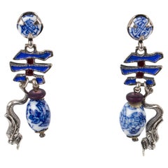 Pendants d'oreilles Zoe Coste en métal argenté et émail