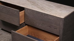 Zoë Kommode, von AMBROZIA, Eiche Kieselstein, Quarzit, Wildleder & Champagner matt