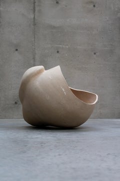 Zoë Powell, Ceramic Vessel 03, Magnolia Series, 2021