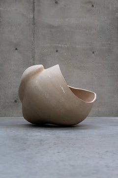 Zoë Powell, Ceramic Vessel 03, Magnolia Series, 2021