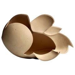 Zoë Powell, Ceramic Vessel 03, Perianth Series, 2021