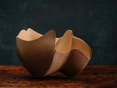 Zoë Powell, Ceramic Vessel 04, Perianth Series, 2021