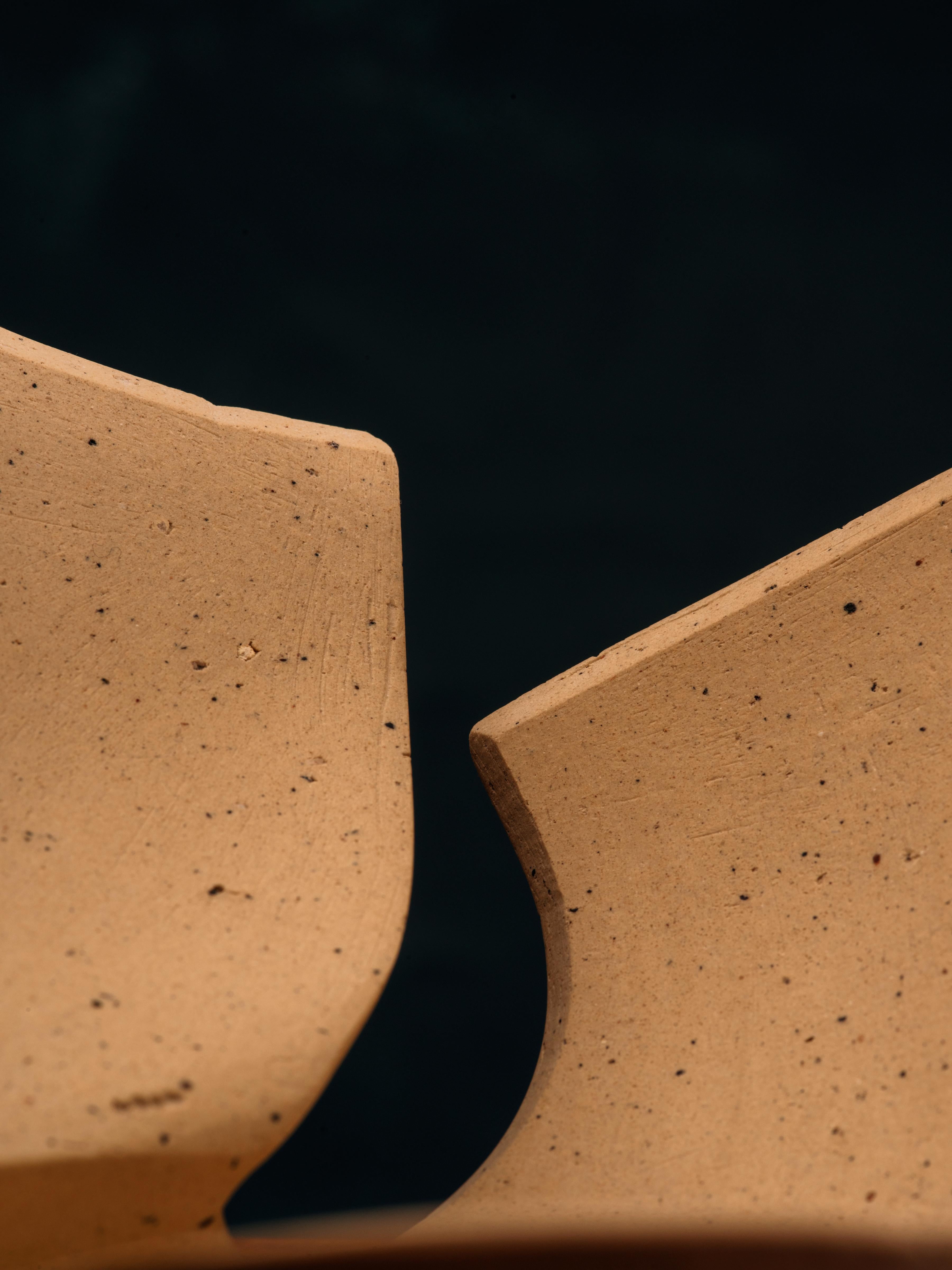 Organic Modern Zoë Powell, Ceramic Vessel 05, Perianth Series, 2021