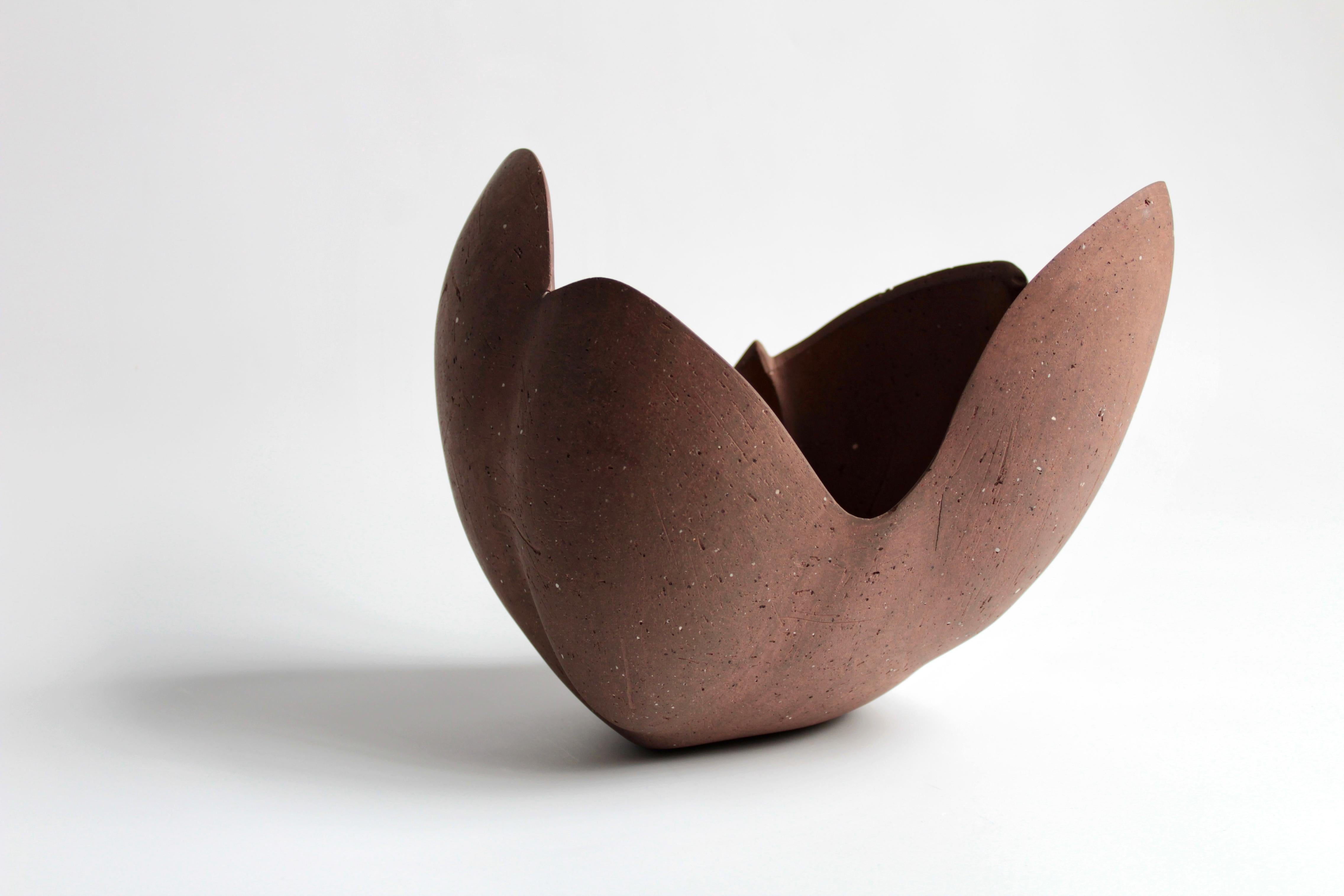 Zoë Powell, Ceramic Vessel 06, Perianth Series, 2021 For Sale 4