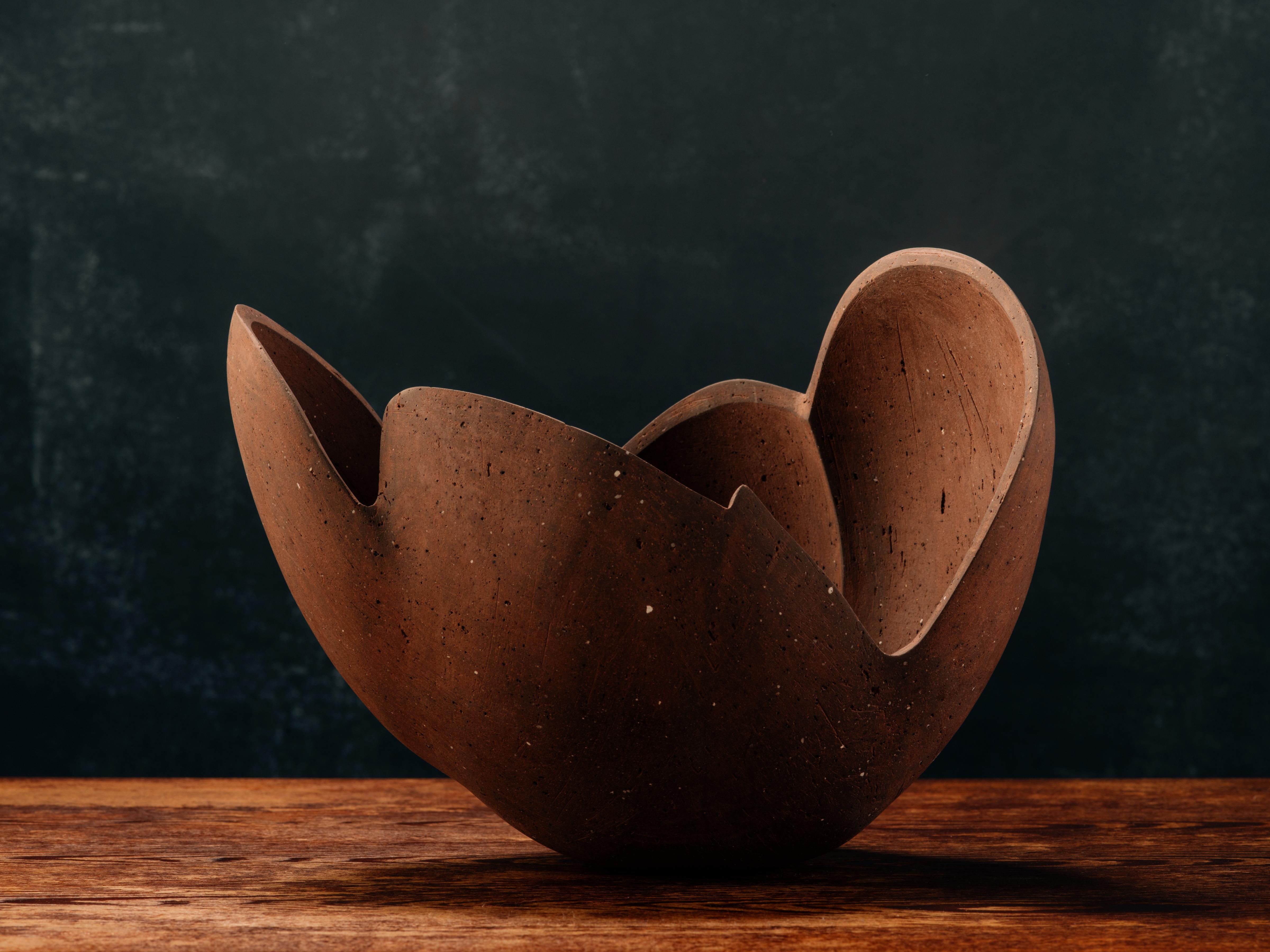Organic Modern Zoë Powell, Ceramic Vessel 06, Perianth Series, 2021 For Sale