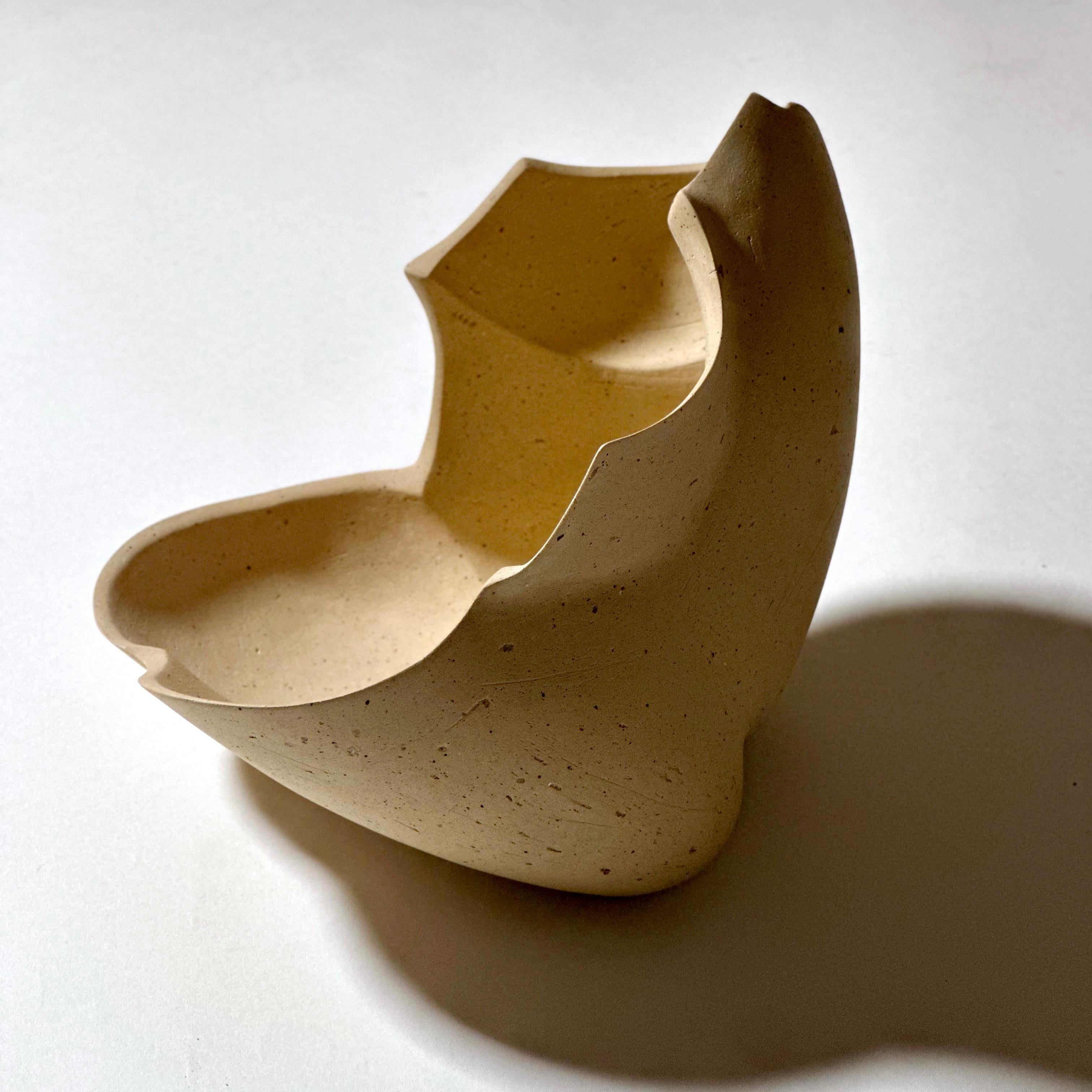 Zoë Powell, Vaso in ceramica, Serie Vestige In condizioni buone in vendita a Brooklyn, NY