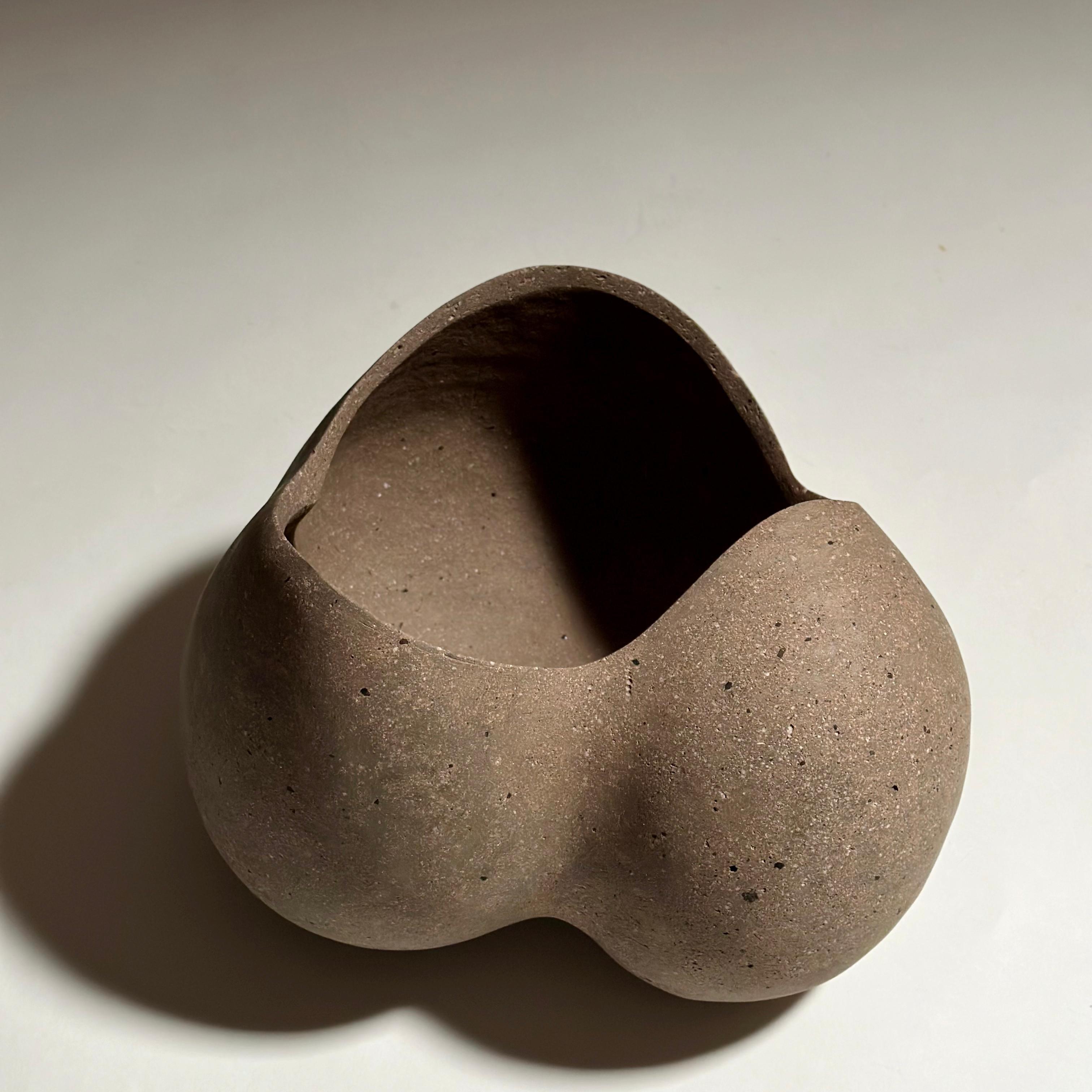 Ceramica Zoë Powell, Vaso in ceramica, Serie Vestige in vendita