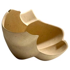 Zoë Powell, Recipiente de cerámica, Serie Vestige
