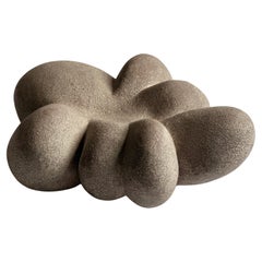 Zoë Powell, Closed Form Ceramic Sculpture, Serie Vestige