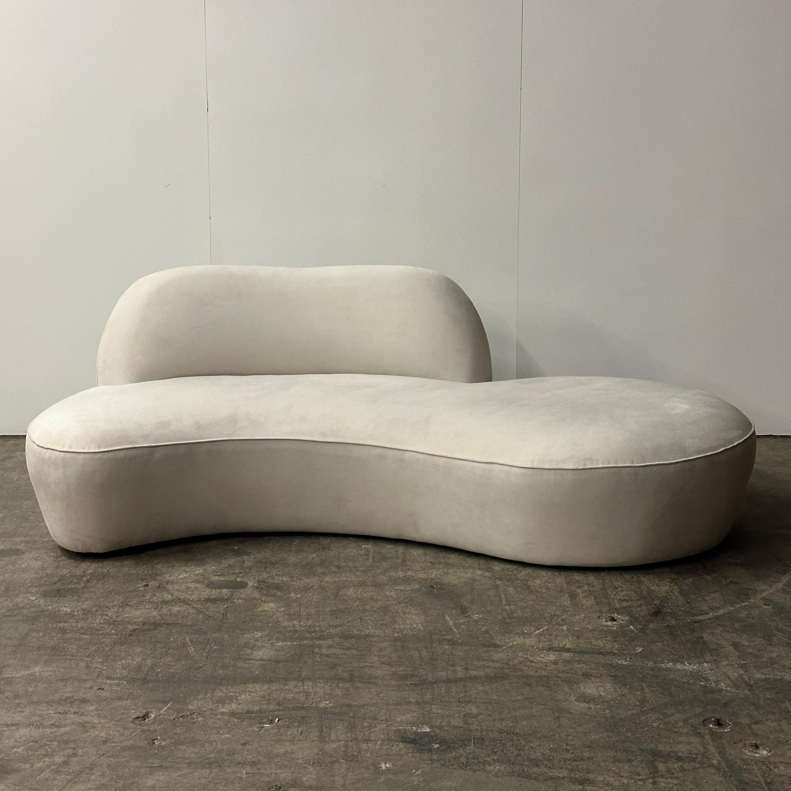 Zoe Sofa by Vladimir Kagan for American Leather In Good Condition In Chicago, IL