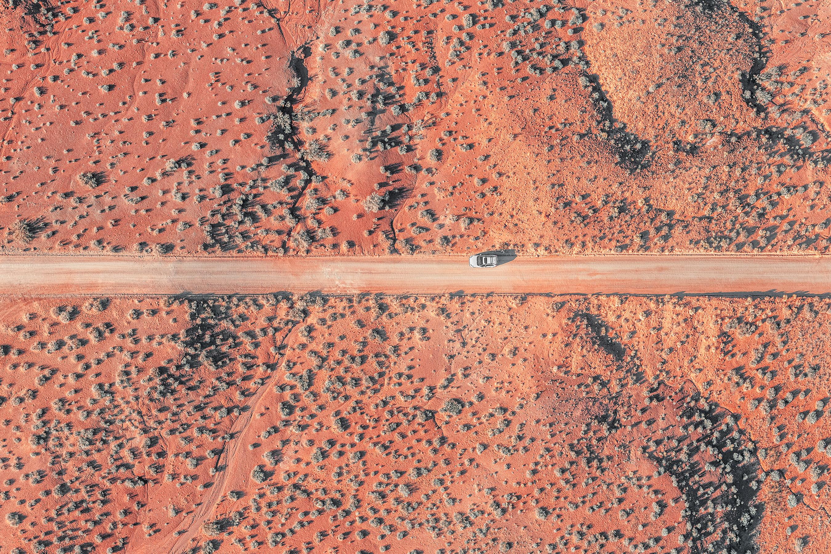 "Driving in the Desert" Photographie de paysage abstrait contemporaine en couleur 20""x30"