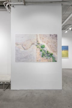 Zeitgenössische abstrakte Farblandschaftsfotografie „Hint of Green“, 40 Zoll x 60 Zoll