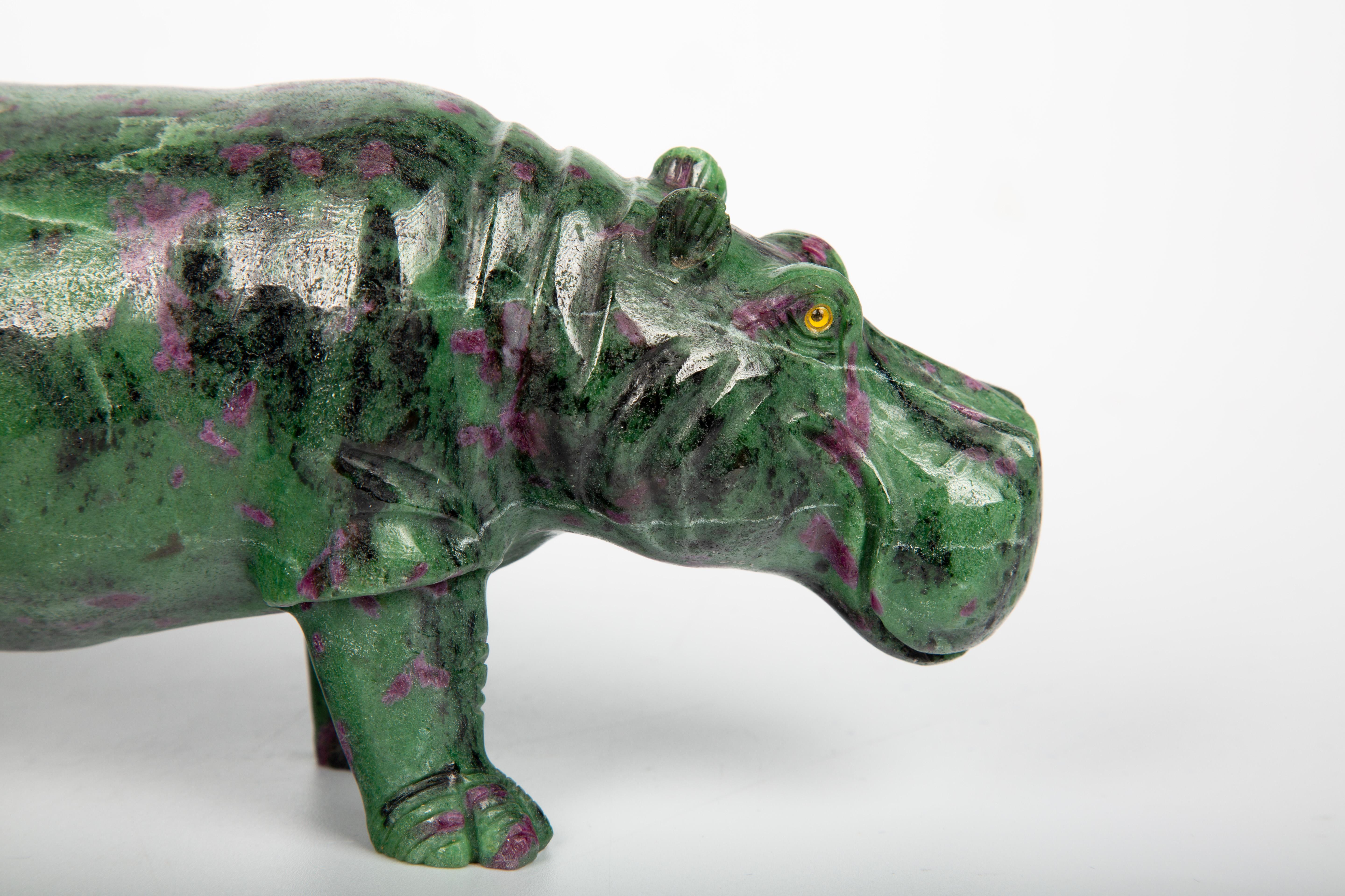 XXIe siècle et contemporain Le côté sauvage de Zoisite : The Radiant Ruby Hippo 8