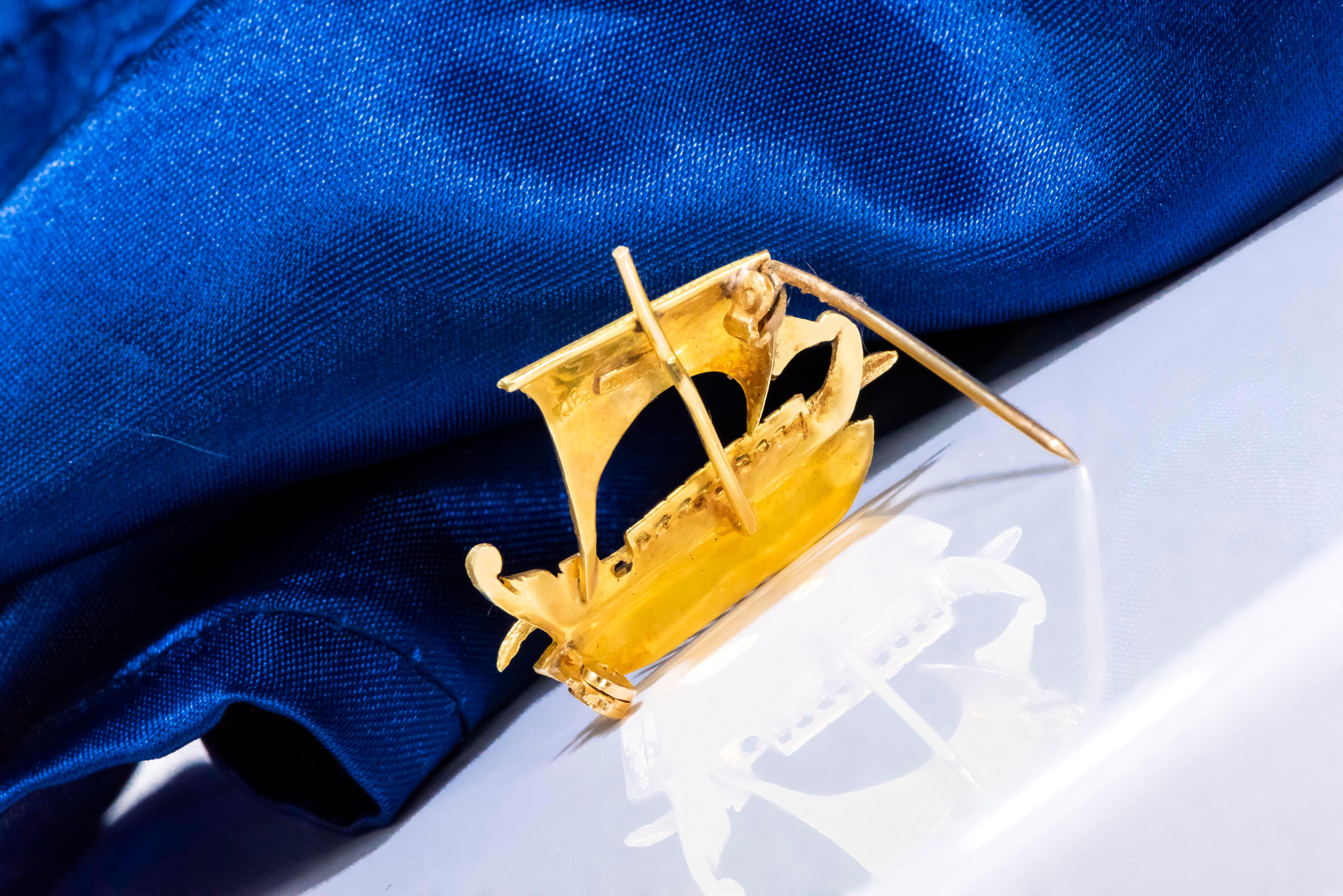 Zolotas 18 Karat Handmade Gold Ancient Greek Warship Oar Boat Brooch Pin In Good Condition In New york, NY