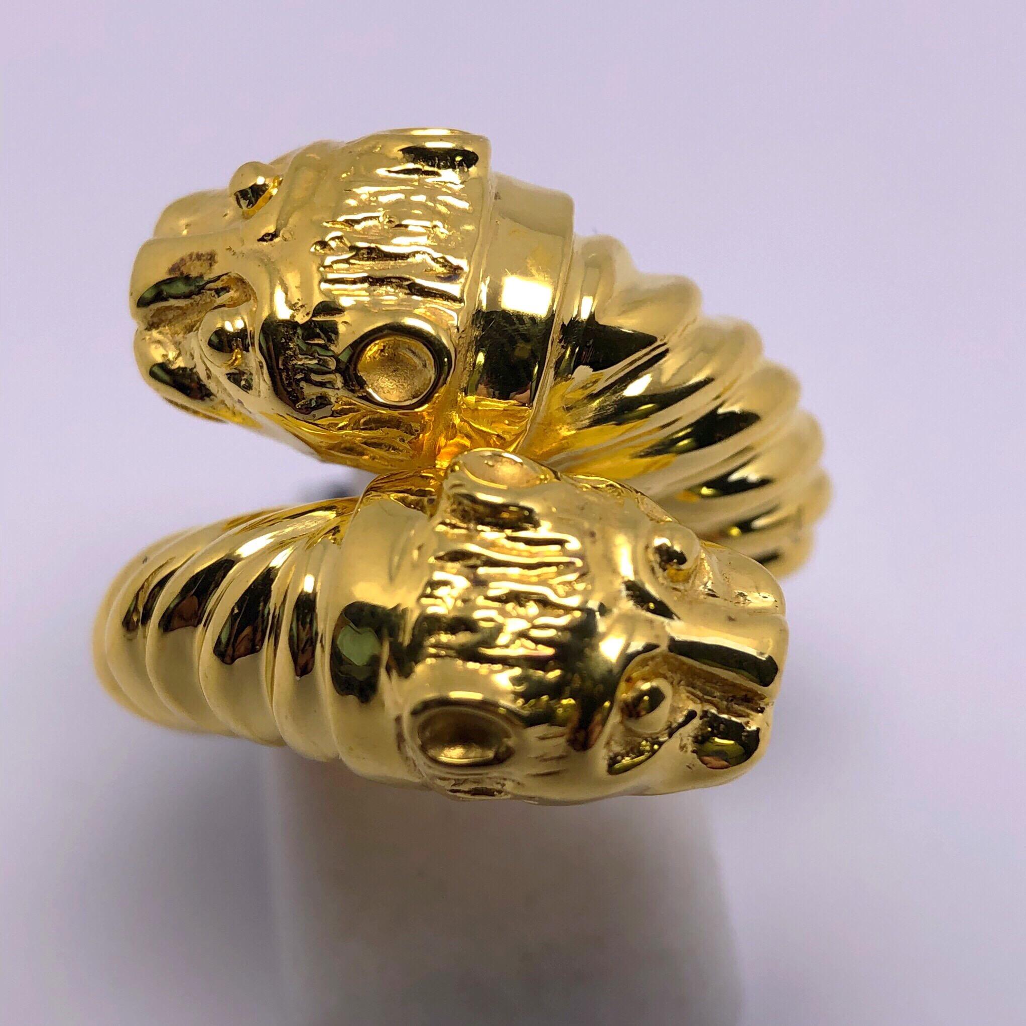 Zolotas 18 Karat Gelbgold Lions Head Crossover Ring im Zustand „Neu“ in New York, NY