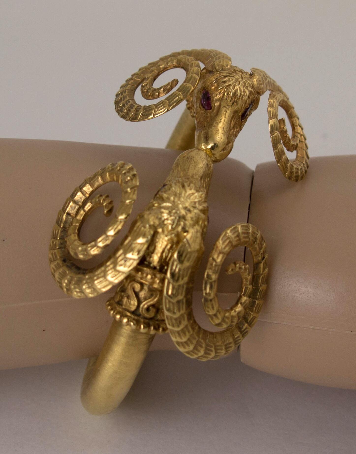 Zolotas 18 Karat Gold Two Ram Heads Bangle Bracelet 6