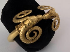Zolotas 18 Karat Gold Zwei Widderköpfe Armspange Armband