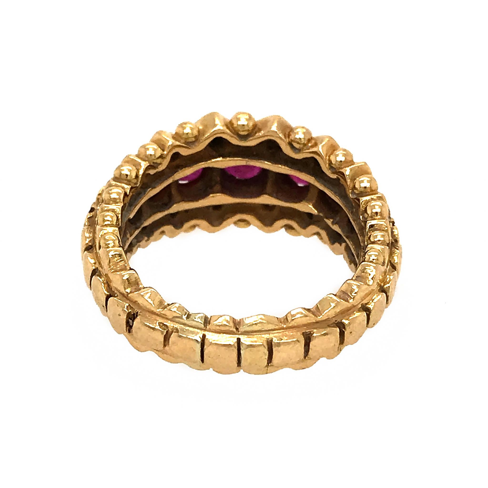 Zolotas Ring aus 18 Karat Gelbgold mit Rubin und Diamant (Rundschliff) im Angebot