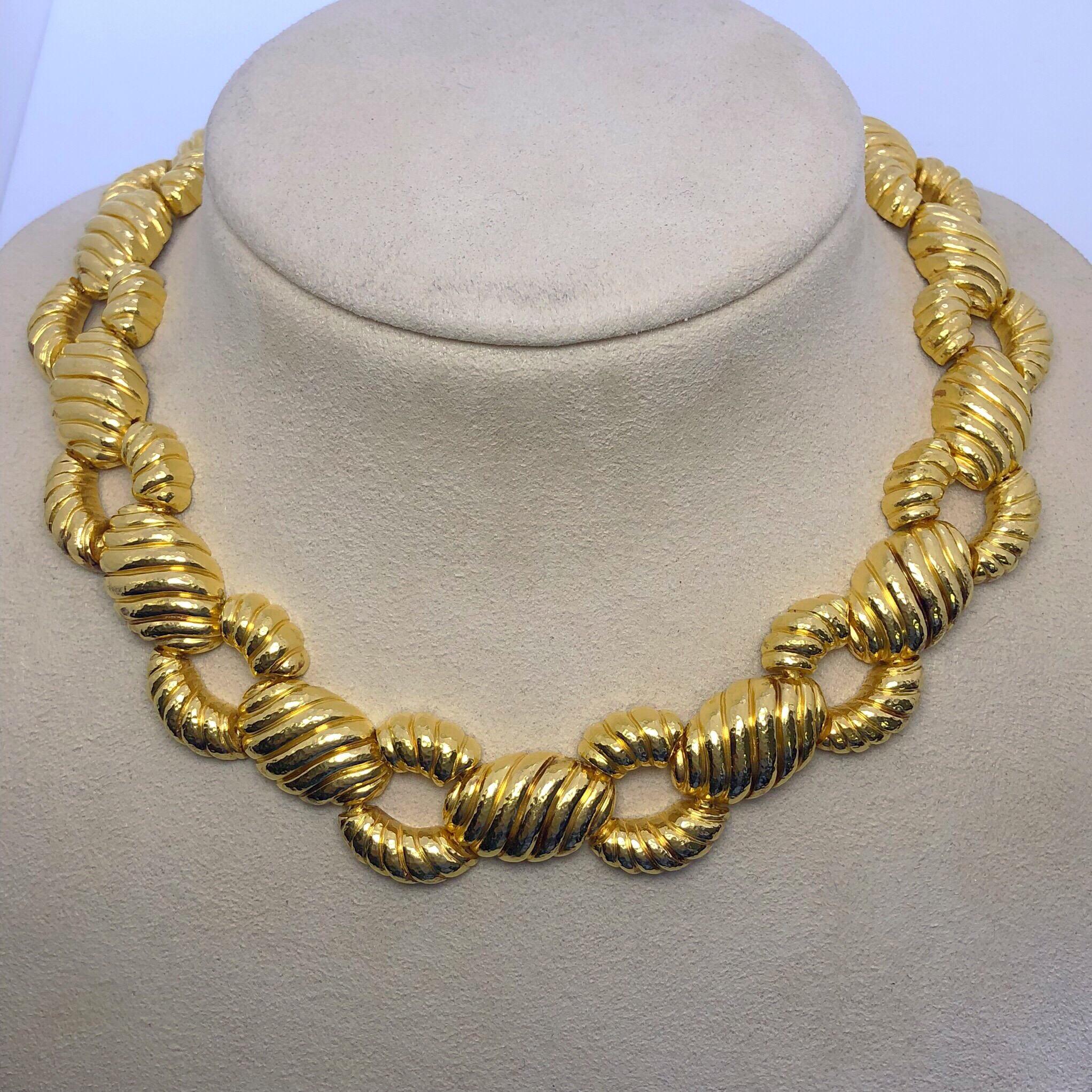This beautiful necklace is designed by Zolotas of Athens, Greece. Founded in 1895 the company merges Greek heritage with modern style to create these timeless pieces which have since been Coveted by both Royals and Actresses.
Composed of 22 karat