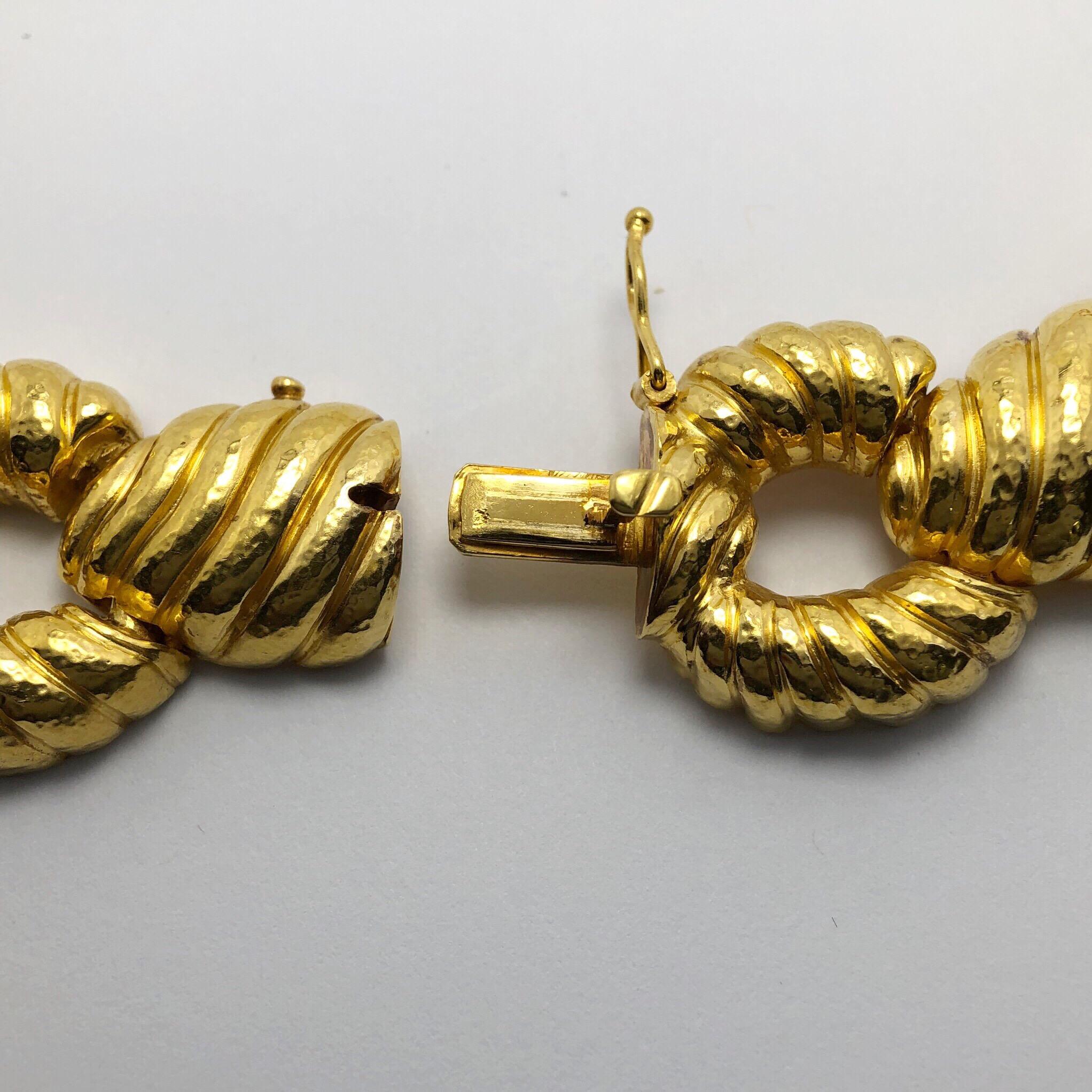 Zolotas Collier artisanal ovale et à maillons nervurés en or jaune 22 carats Neuf - En vente à New York, NY