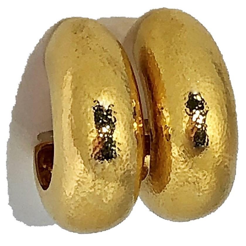 Great looking hammered finish 22K Yellow Gold
Hoop earrings by Zolotas. Measuring 1 5/16 inches
long by just over 1/2 inch at the widest point.. They
gently graduate from 3/8 inches wide at the top and
the bottom to just over 1/2 inch wide in the
