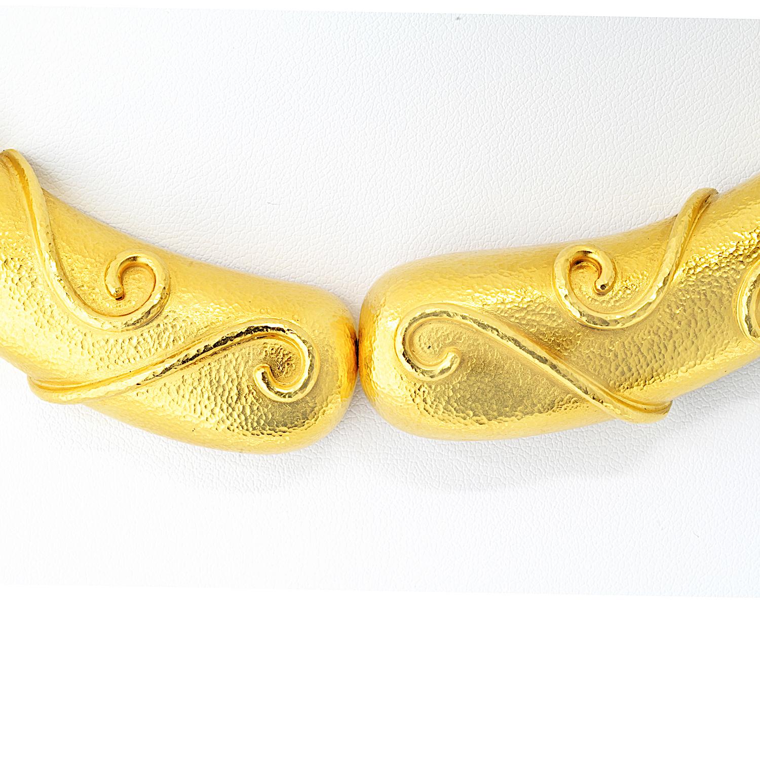 Zolotas 22K Yellow Gold Collar Choker Necklace In Excellent Condition For Sale In New York, NY