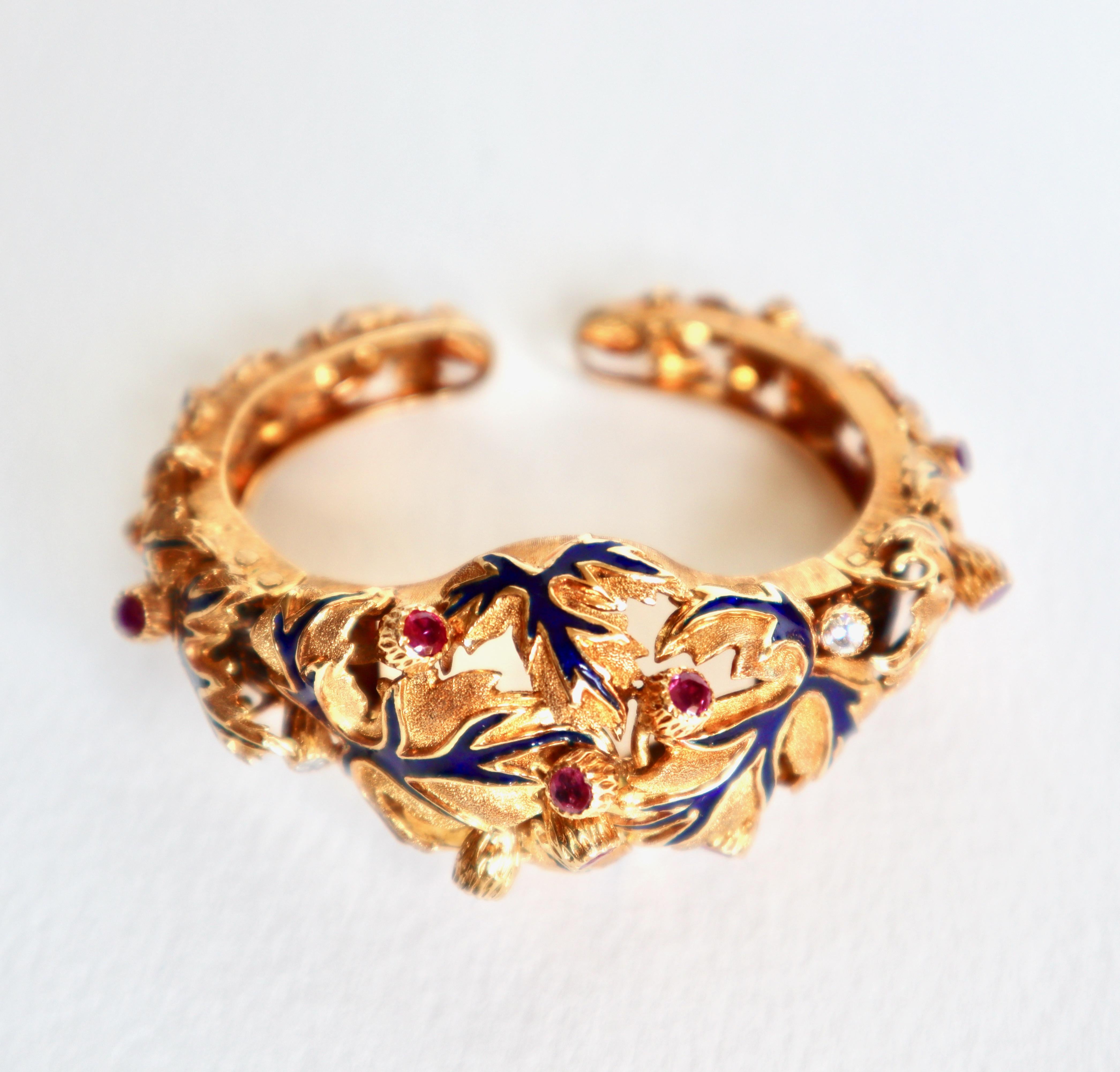 Bracelet Zolotas en or jaune 18 carats, émail, rubis et diamants, années 1970 Bon état - En vente à Paris, FR