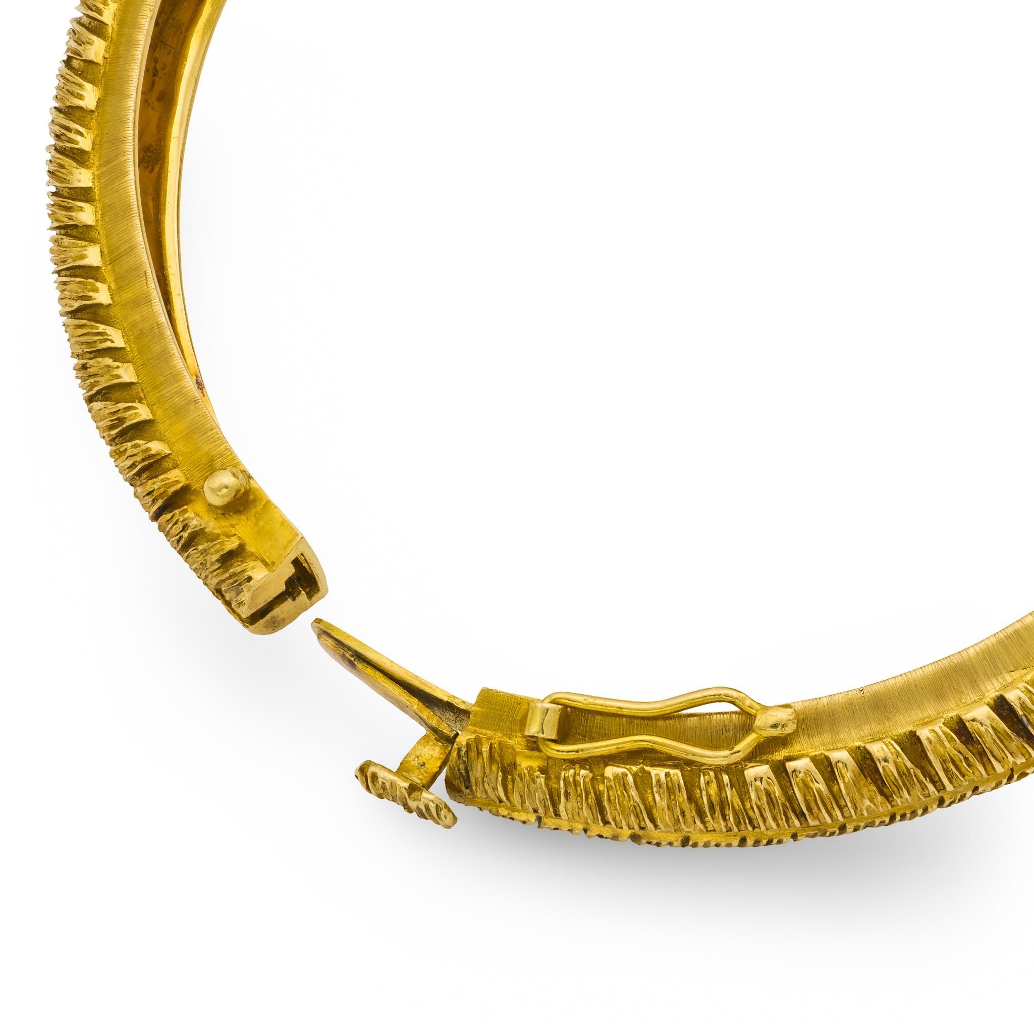 Women's Zolotas gemstone 18k yellow gold Ram's head crossover bangle For Sale