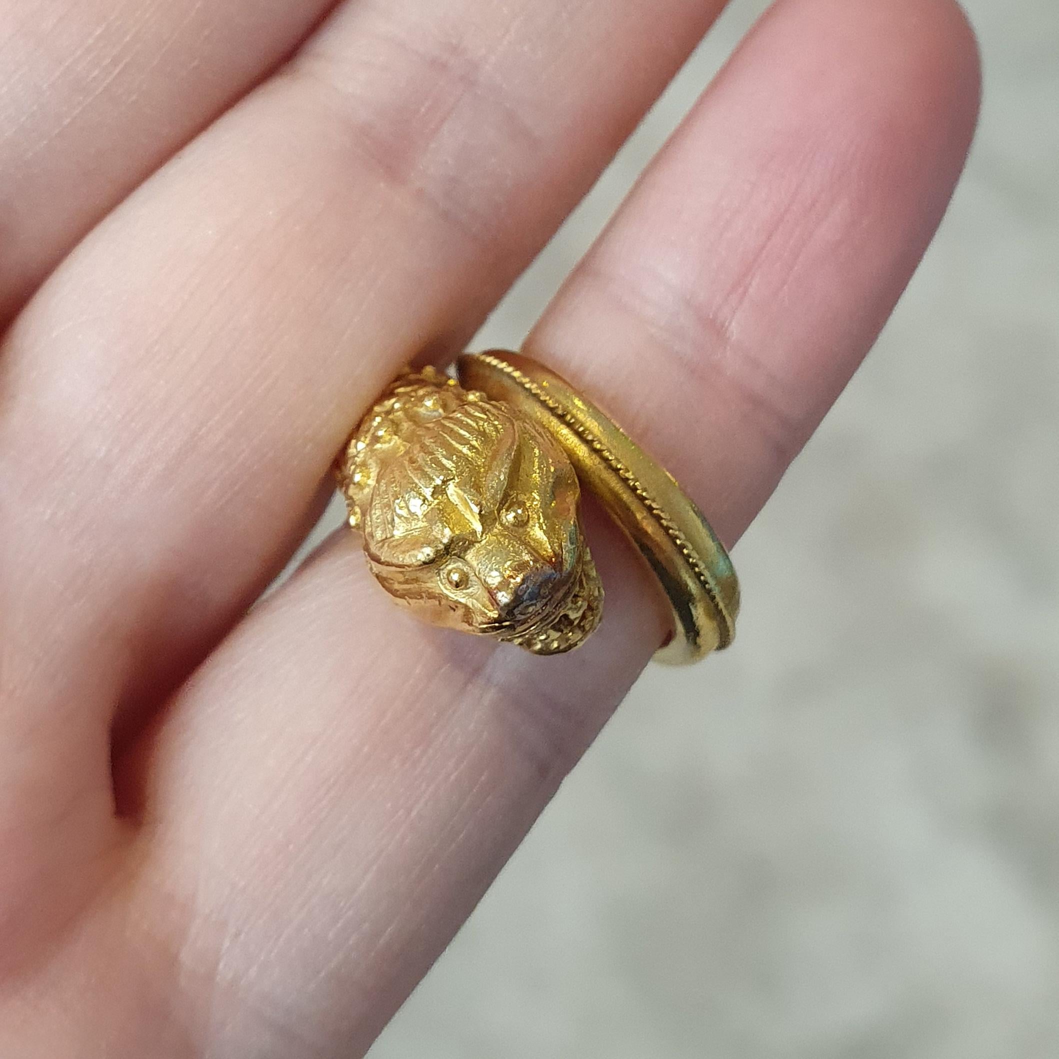 Zolotas Gold Chimera Ring Lion Head Terminal In Good Condition For Sale In Geneva, CH