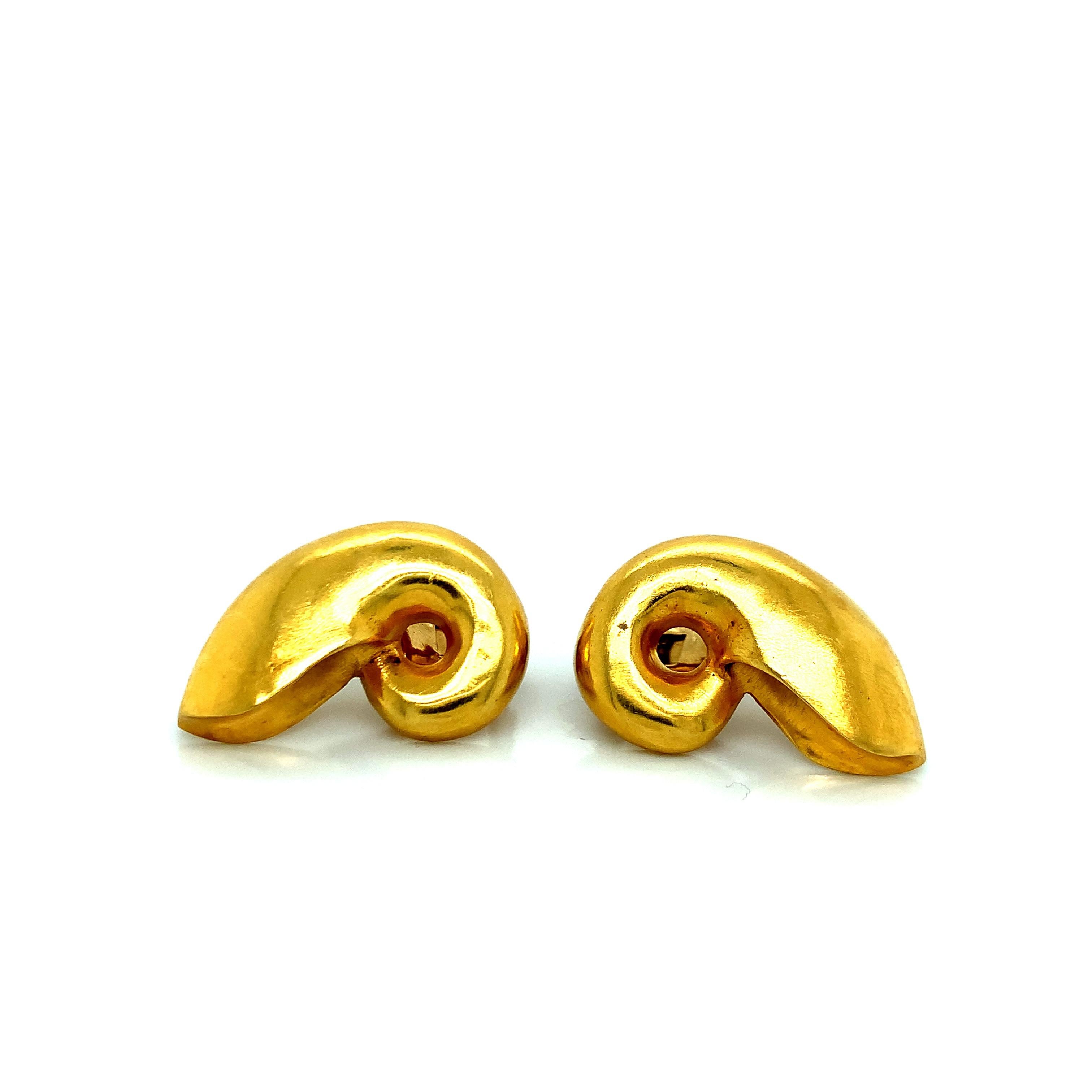 Zolotas Gold Ear Clips  In Excellent Condition In New York, NY