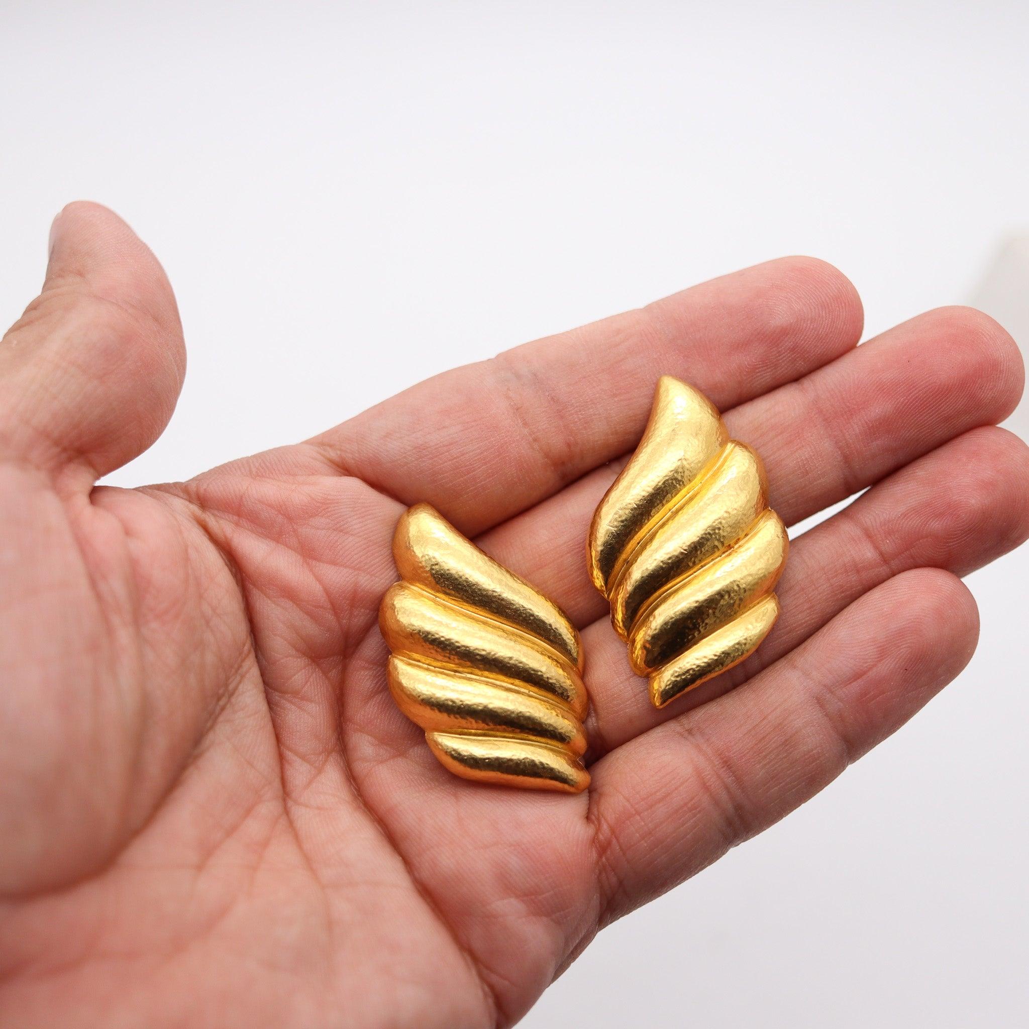 ZOLOTAS Greece Fluted Free Forms Clips On Earrings In Solid 22Kt Yellow Gold For Sale 1