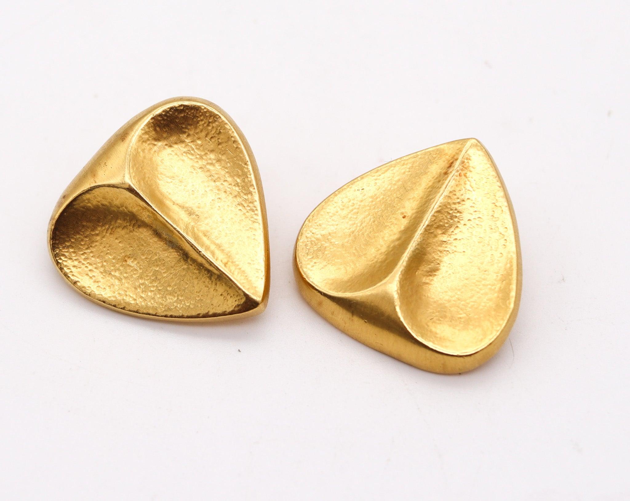 ZOLOTAS Greece Herzförmige Clips-Ohrringe massiv gehämmert 22Kt Gelbgold (Neugriechisch) im Angebot