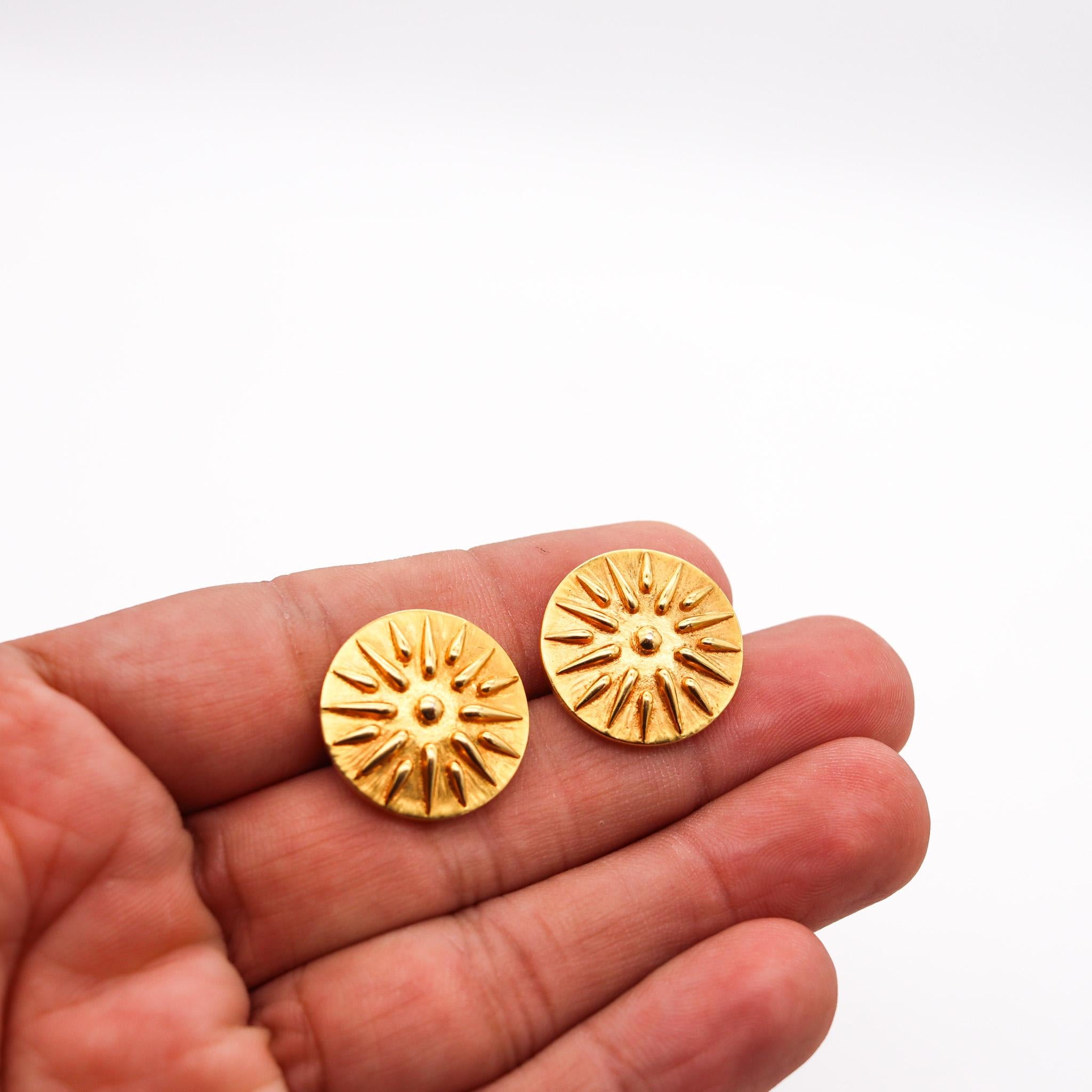 Zolotas Greece Round Sunburst Studs Earrings in Solid 18Kt Yellow Gold In Excellent Condition For Sale In Miami, FL
