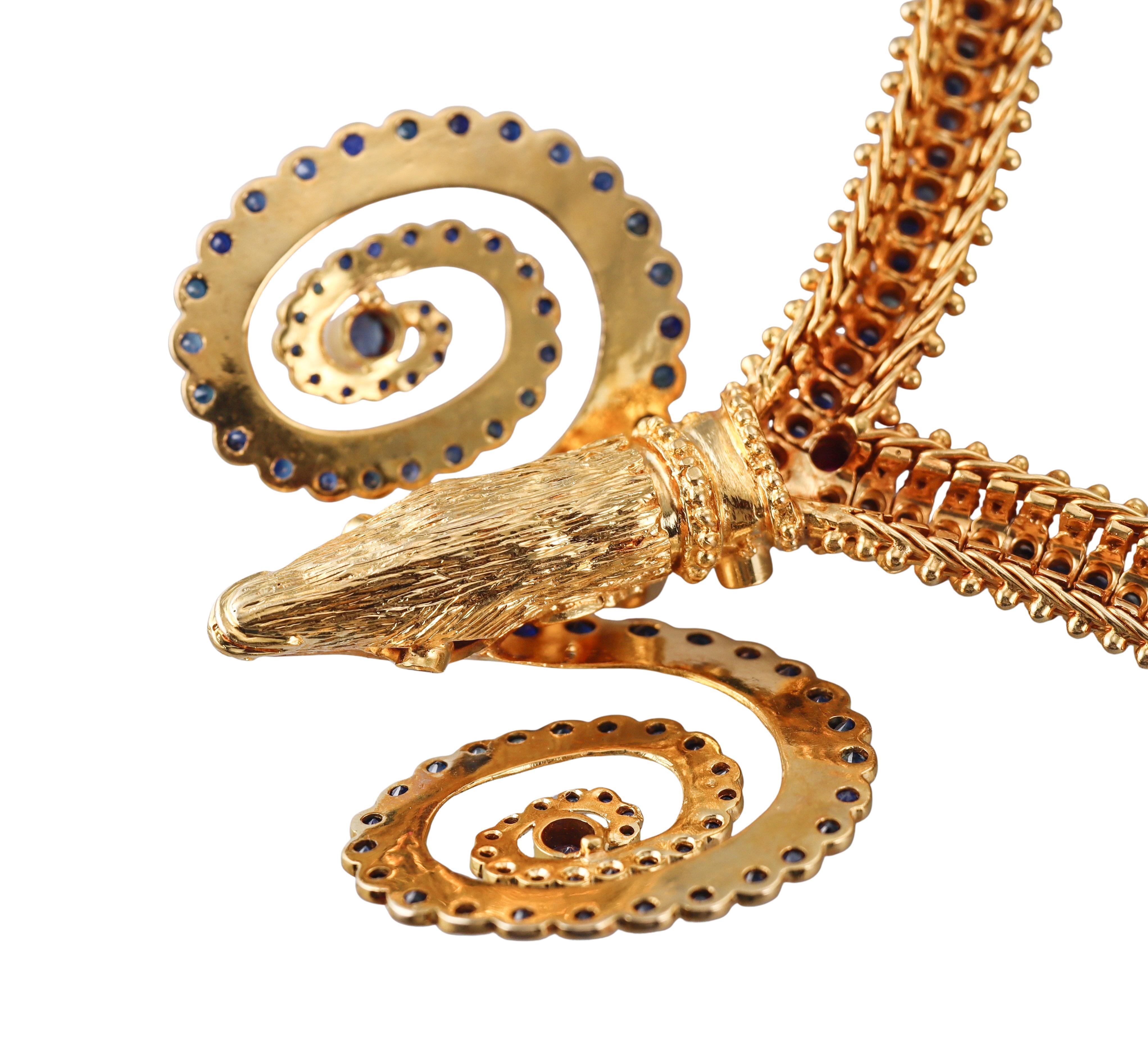 Zolotas Griechenland Rubin Saphir Smaragd 18k Gold Widderkopf Halskette im Angebot 1
