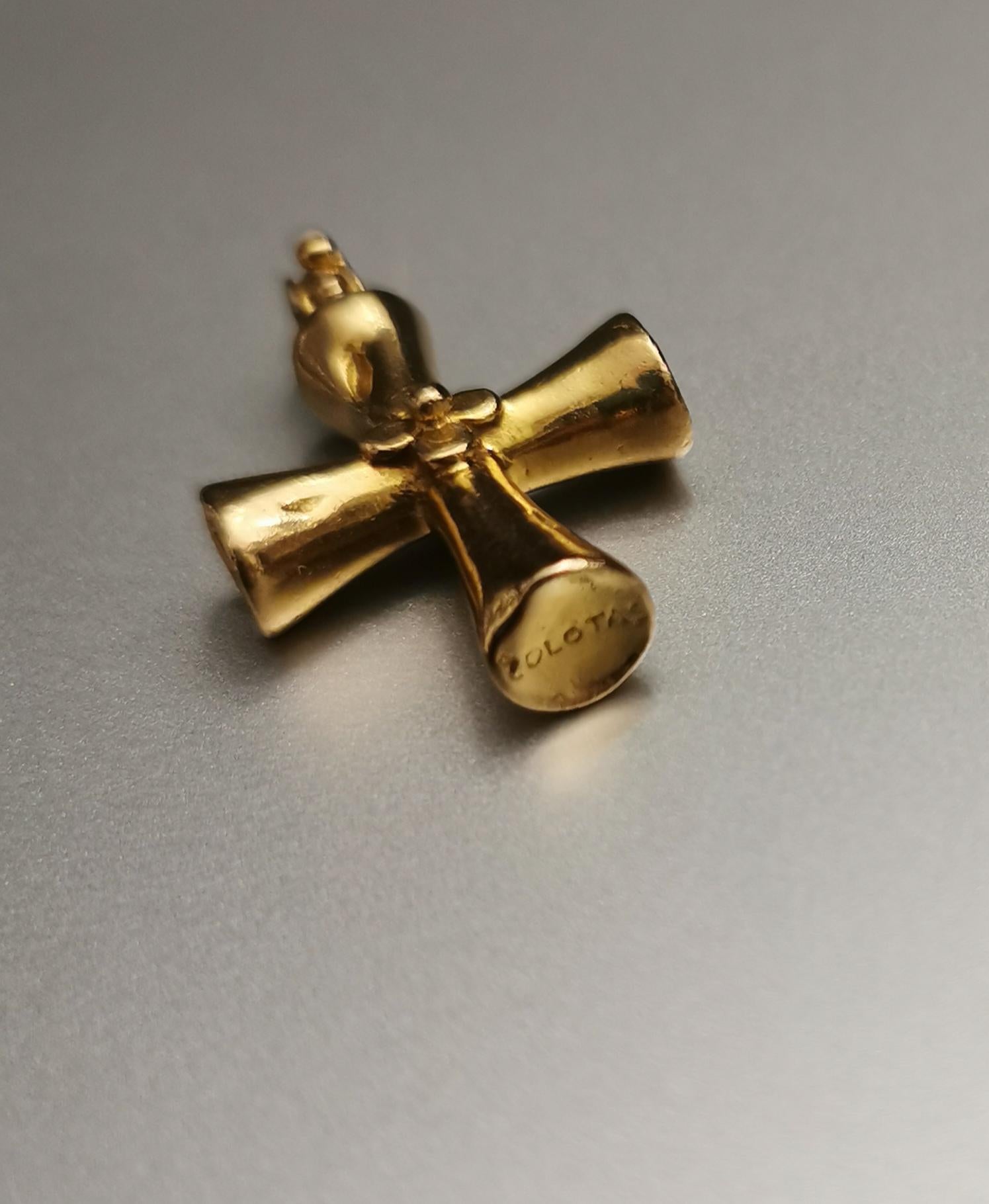 Zolotas Greek Revival Cross Yellow Gold 18 Karat Pendant Charm In Good Condition In Geneva, CH