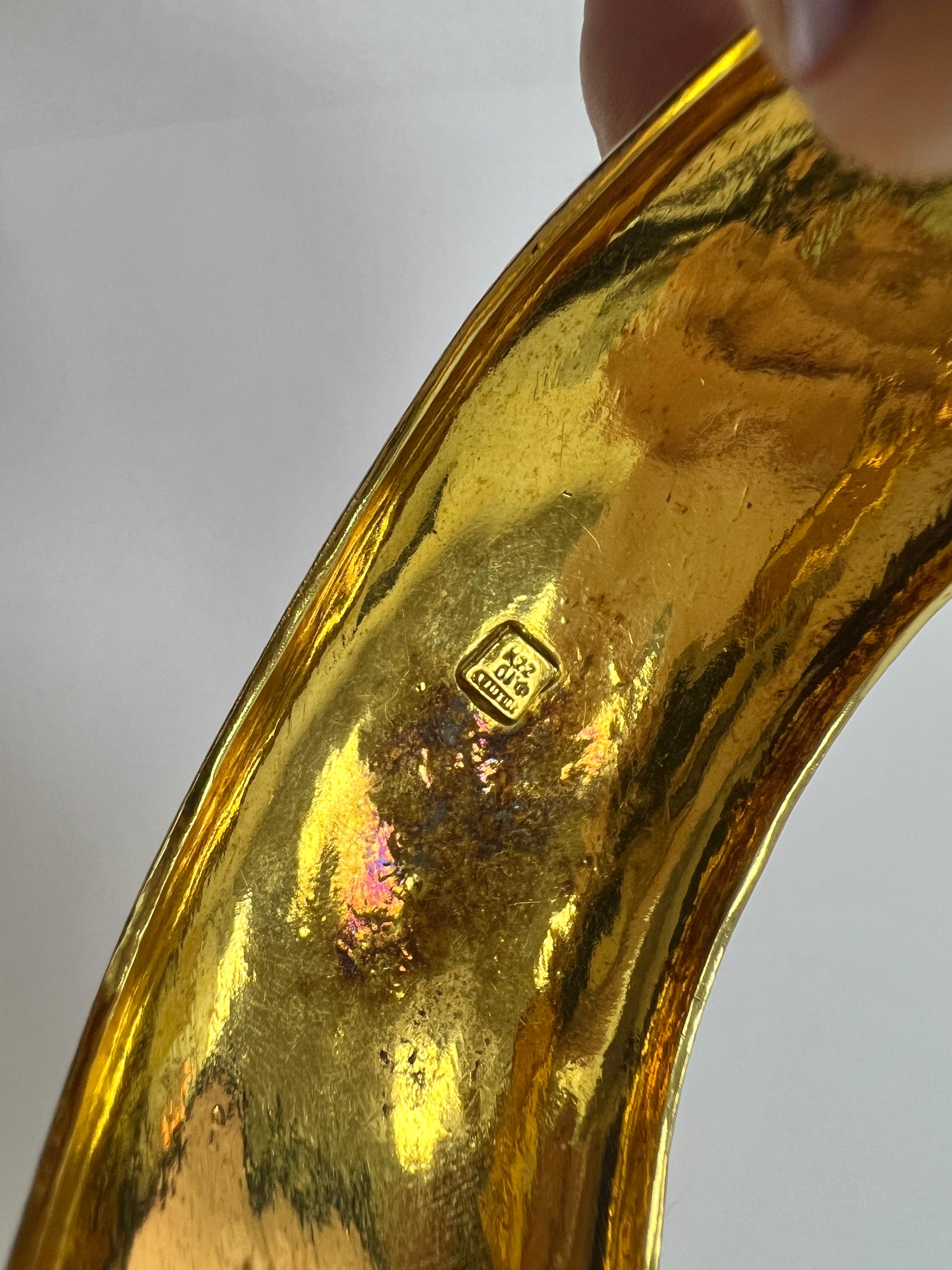 Donna Zolotas Hammered 22k Gold Cuff Bracelet in vendita