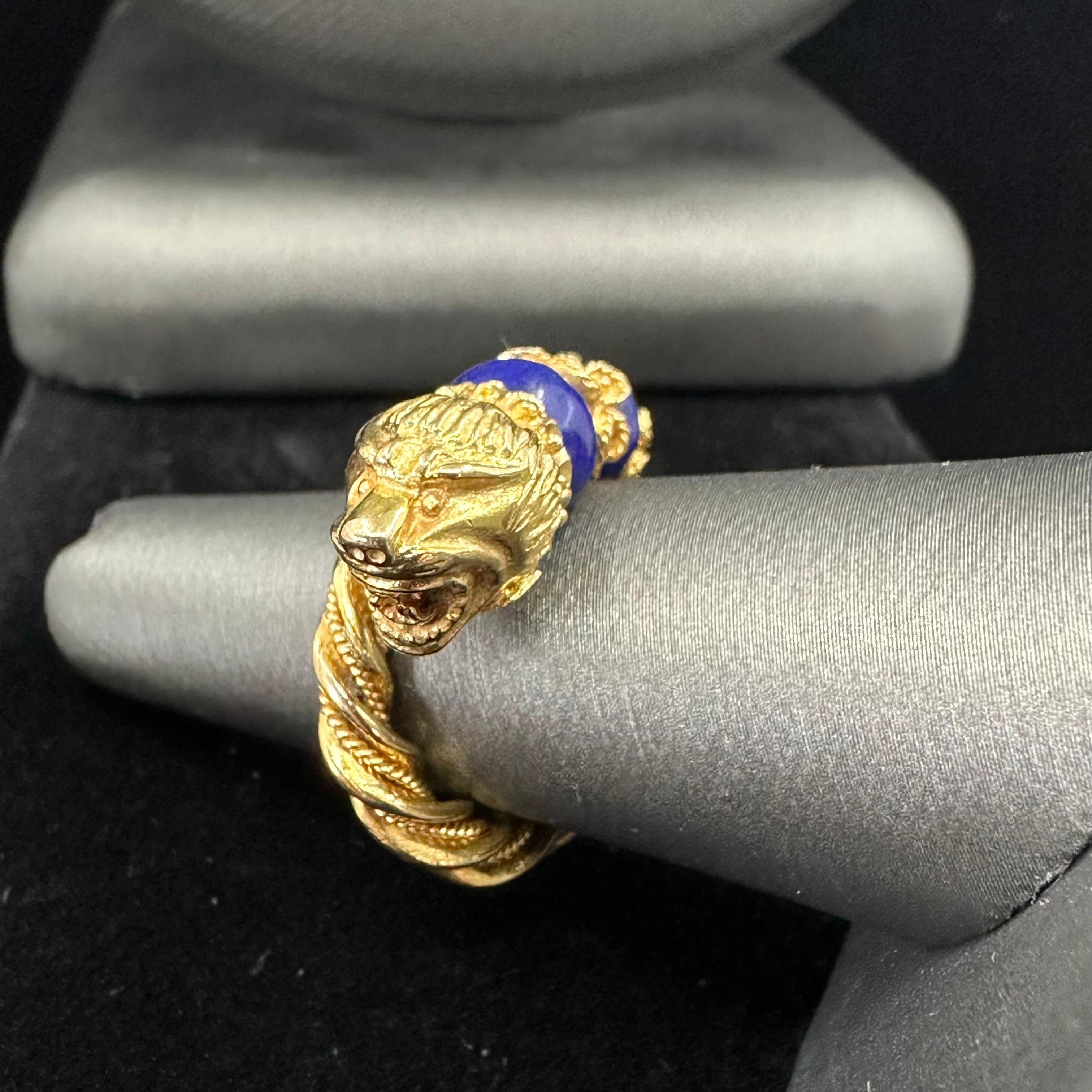 Zolotas Lion Head 18k Blue Lapis Ring In Good Condition For Sale In Beverly Hills, CA
