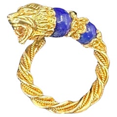 Zolotas, bague tête de lion en lapis bleu 18k