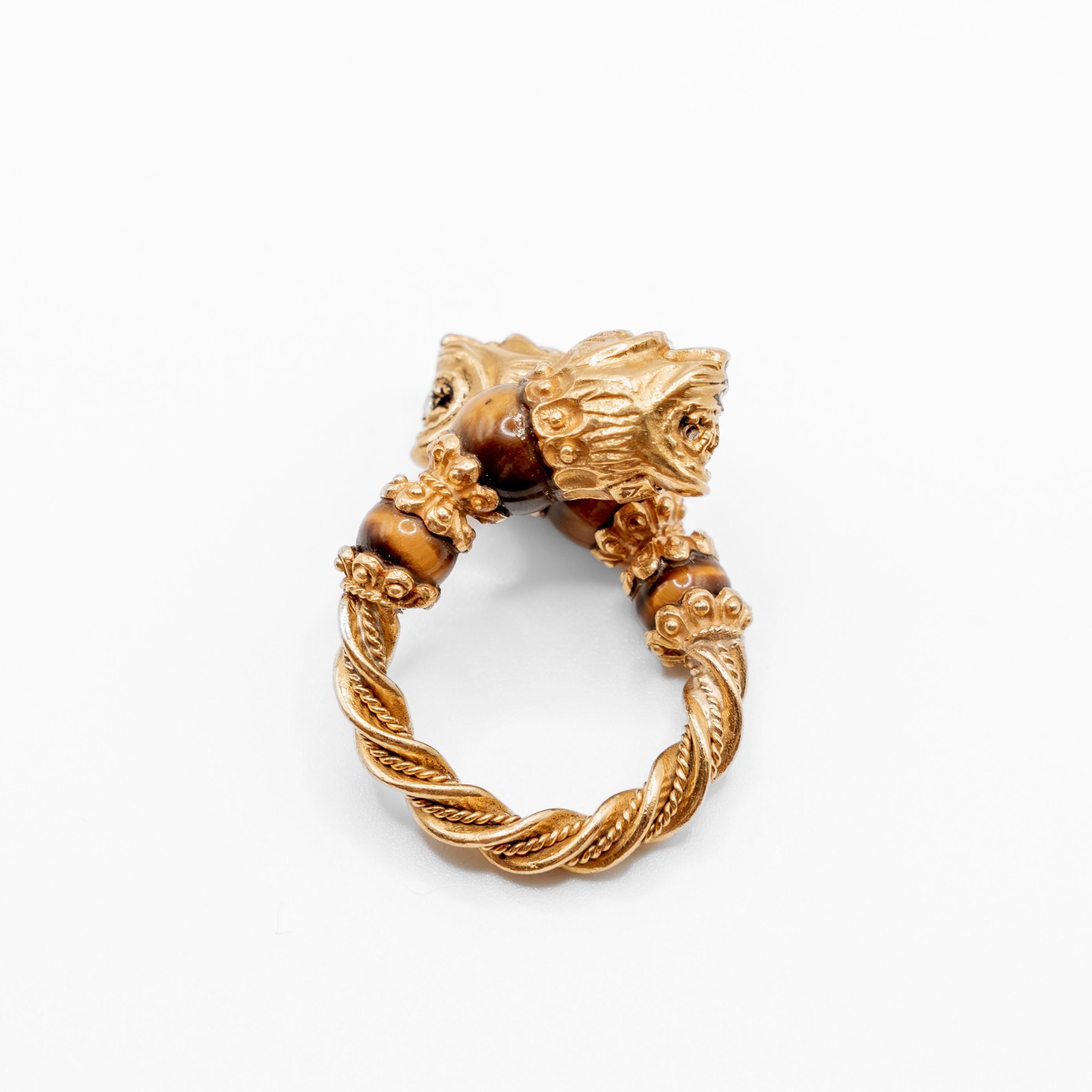 Lion Heads Ring in 18K Gold and Tiger Eye. Signed Zolotas - Circa 1970