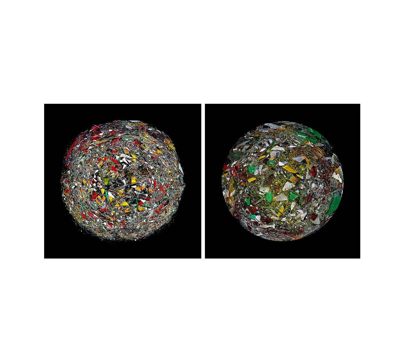 Color Photograph Zoltan Gerliczki - La Planète brisée et la Planète d'excitation. Photographie numérique à collage de couleur