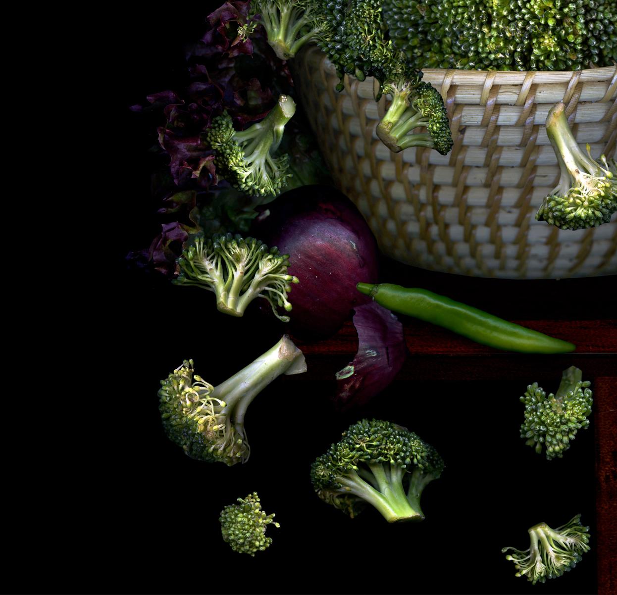 Vegetables from my garden #6 by Zoltan Gerliczki
From the Vegetables from my garden series
Archival Pigment Print 
Image size: 39 in H x 48 in W.
Edition of 9 + 2AP
Unframed
2021

