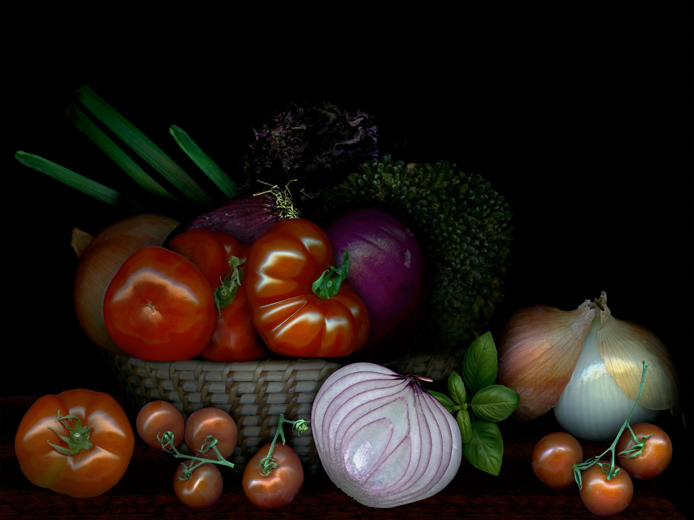 Zoltan Gerliczki Still-Life Photograph – Vegetables from my garden #8 Digitale Collage-Farbfotografie