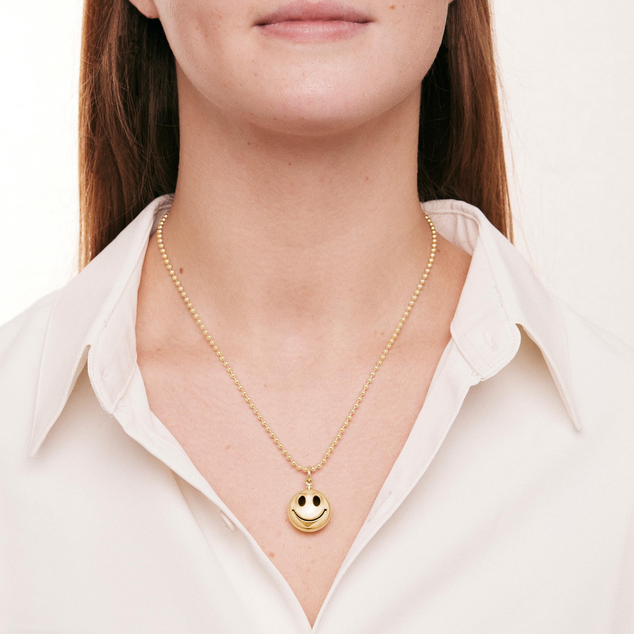 Artisan Zoma Design 14 Carat Yellow Gold Smiley Face Pendant Necklace For Sale