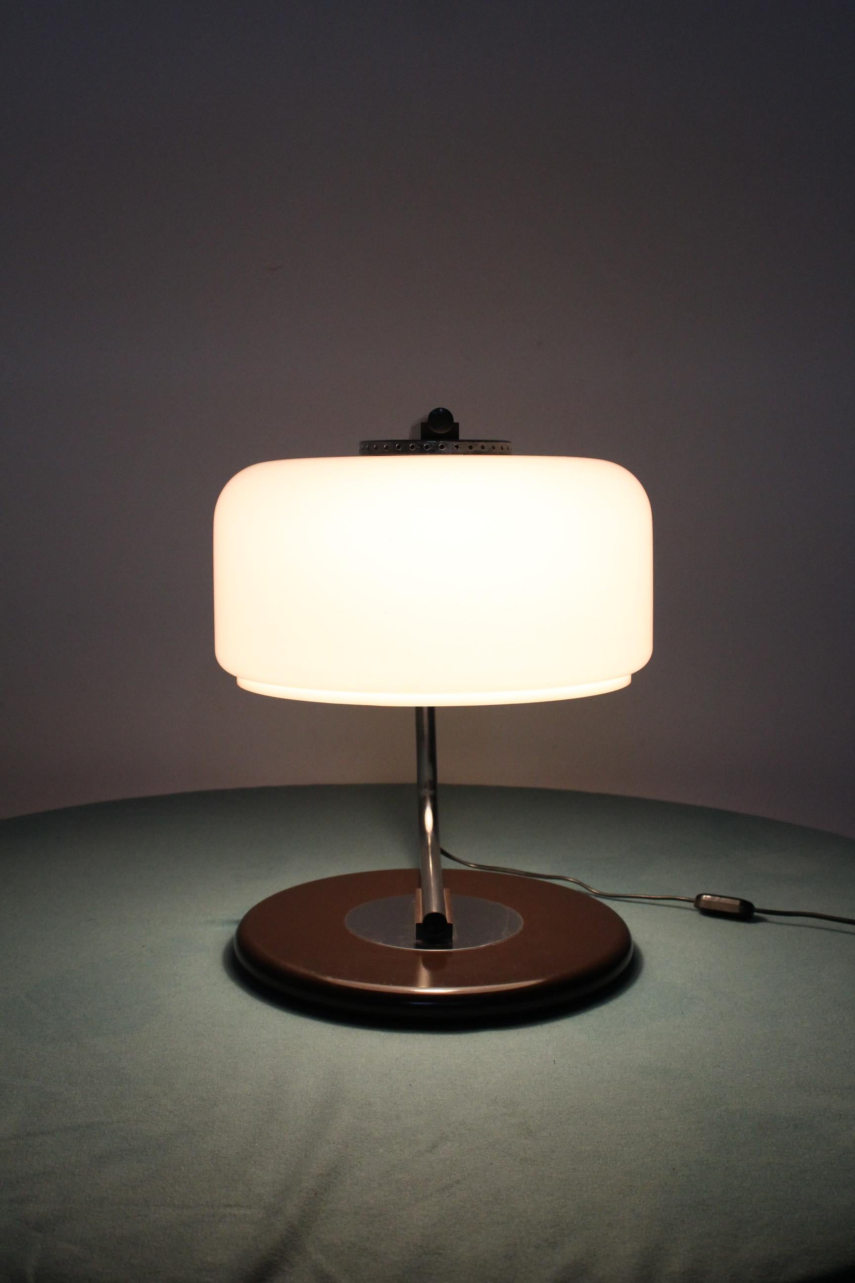 Zonca Mid-Century Chrome Metal and White Glass Swivel Table Lamp, Italy, 1970s 4