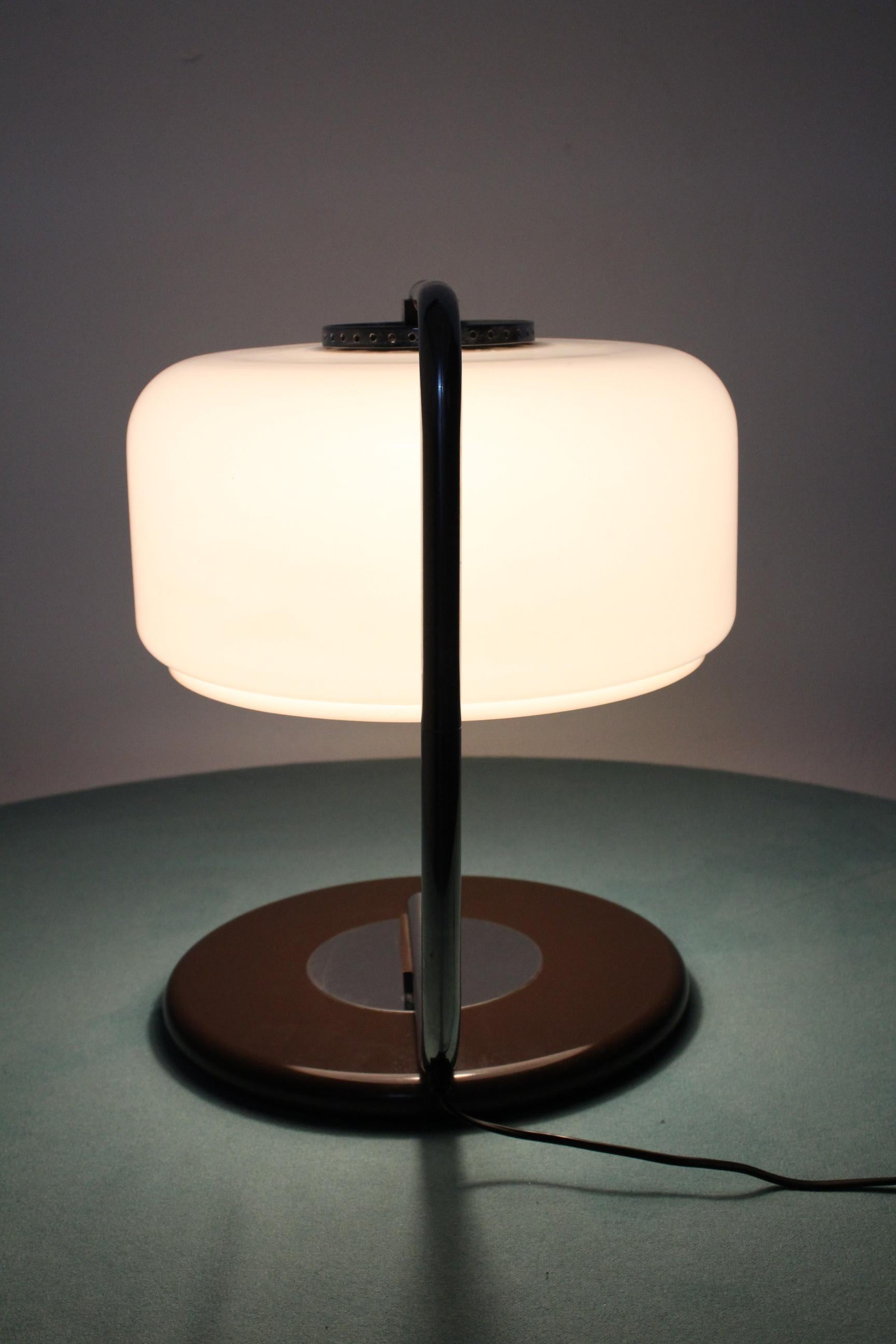 Zonca lampe de bureau pivotante en métal chromé et verre blanc du milieu du siècle dernier, Italie, 1970 1