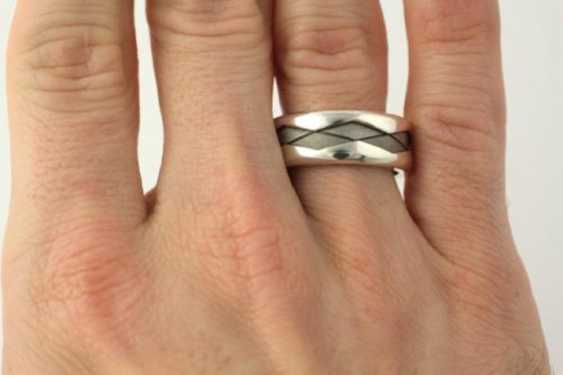 ZONE Men's Wedding Band Sterling Silver, Stainless Steel, & Titanium Ring In Excellent Condition In Greensboro, NC