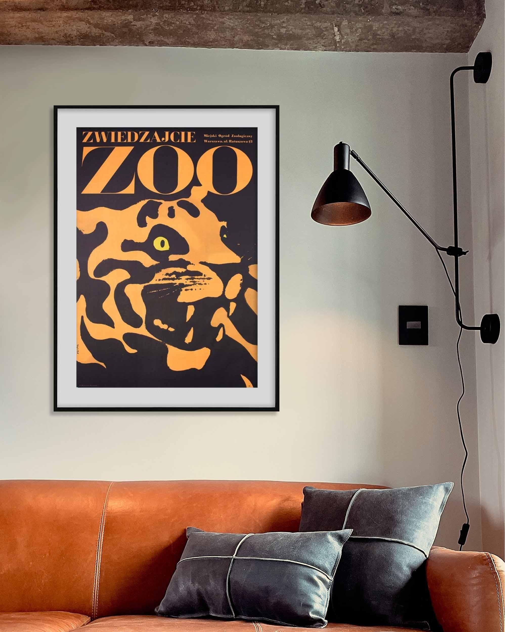This bold and beautiful original vintage 1967 poster ‘Zwiedzajcie Zoo’ (Visit the Zoo), featuring a zoo tiger, was one of a series designed by the legendary Polish poster artist Waldemar Swierzy to promote the municipal zoo in Warsaw.

Swierzy’s zoo