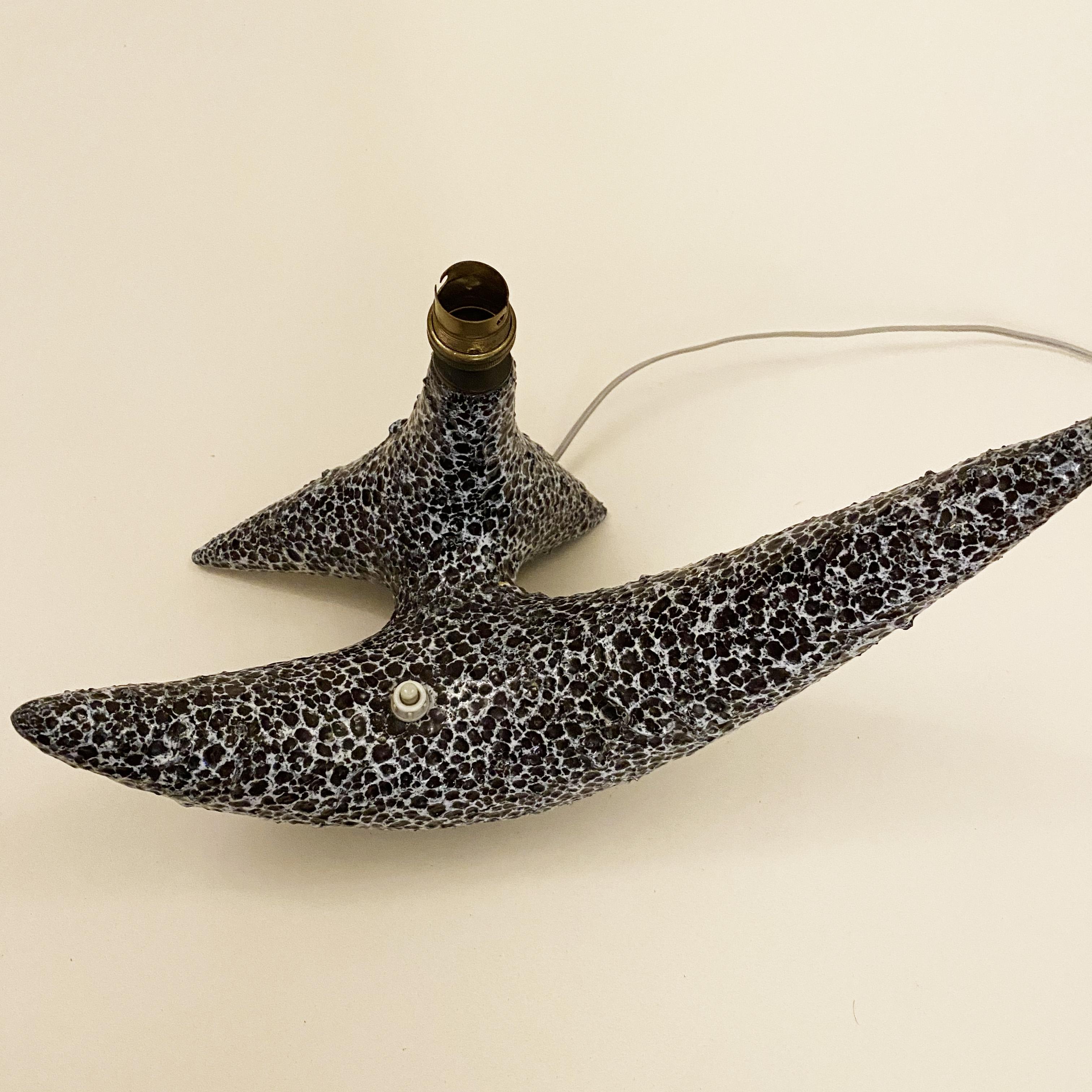 Français Lampe zoomorphe en céramique par Dominique Marino Le Vaucour Vallauris, France, années 1950.